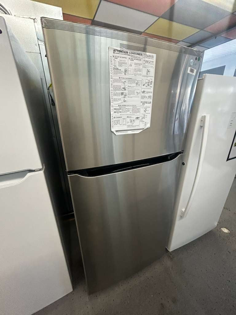 LG - LTCS20020S- 28 in. 17.5 cu. ft. Garage Ready Top Freezer Refrigerator - PrintProof Stainless Steel