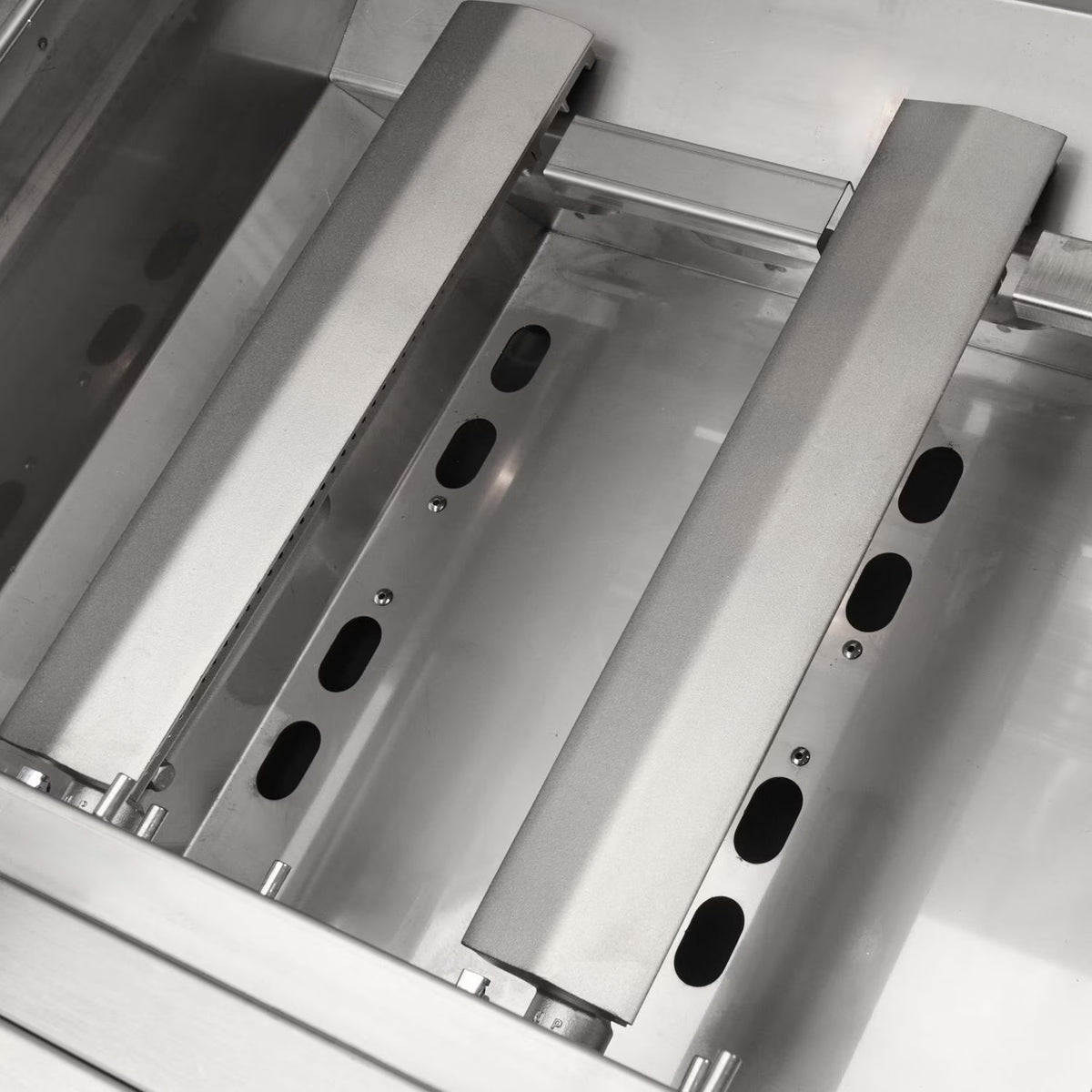 Coyote C3C30LP-FS 30" C-Series Grill w/Cart, 3 Burner, LP, Stainless Steel