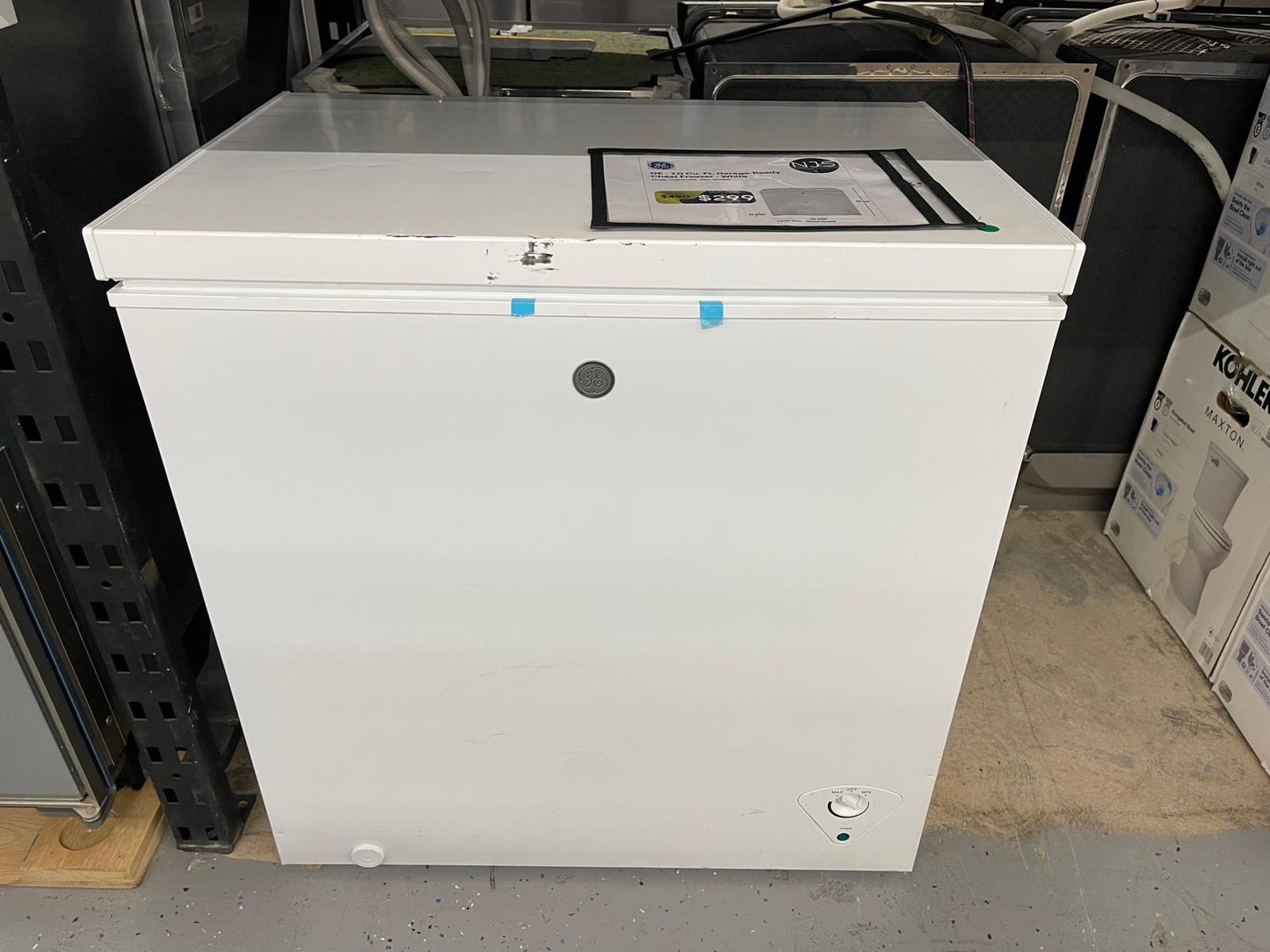 GE - FCM7STWW - 32 Inch Chest Freezer with 7.0 Cu. Ft. Capacity, Sliding Plastic Baskets, Adjustable Temperature Control, Manual Defrost, Power On Light, Power Outage Promise, and Garage Ready