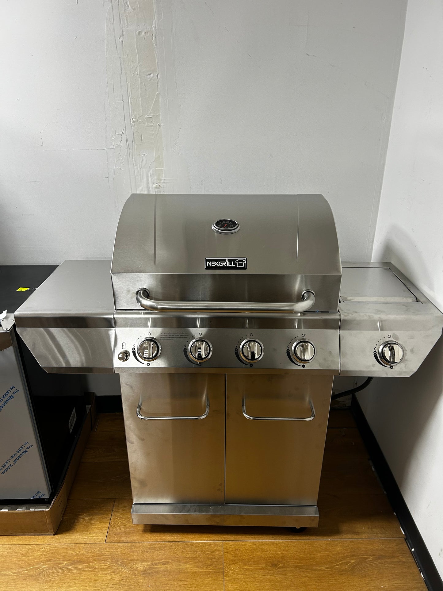 NEXGRILL 4-Burner Gas Grill with Side Burner - 720-0830H