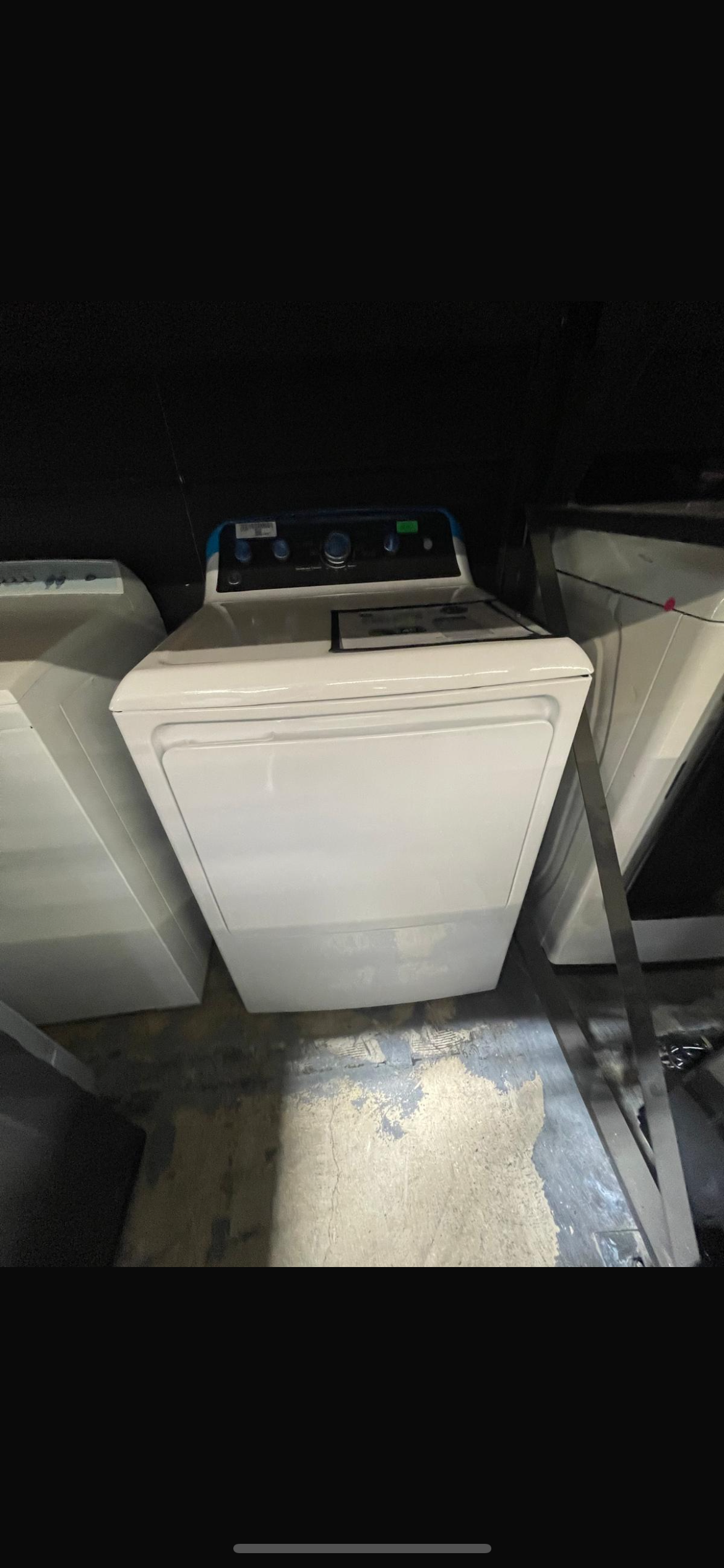 GE - GTD48EASWWB - 27 Inch Top Load Electric Dryer with 7.2 cu ft Capacity, Auto Dry, Powerful Venting, Large Diffuser, Aluminized Drum, Reversible Dryer Door, Shallow Depth Design and Up Front Lint Filter