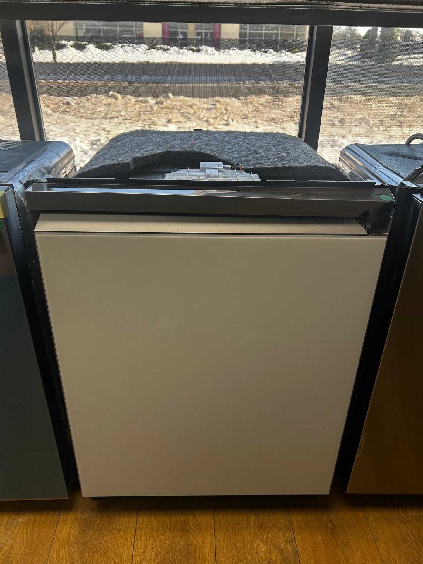Samsung BESPOKE - DW80BB707012 - 24 Inch Fully Integrated Smart Dishwasher with 15 Place Settings, StormWash+, Whisper Quiet 42dBA, Smart Dry, AutoRelease™ Door, FlexLoad™ Rack System, Wi-Fi Connectivity, Cutlery Tray, LED Time Display