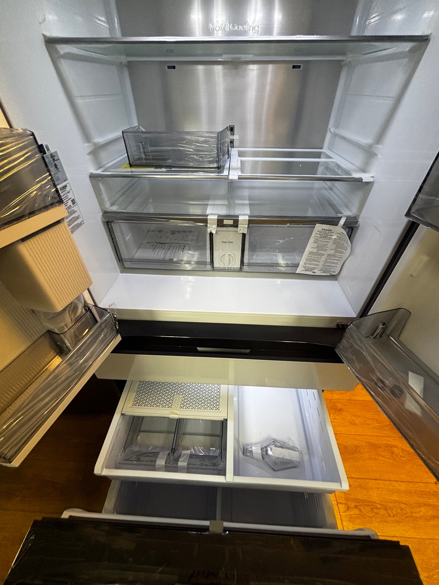 Samsung -RF90F29AEWAA-Bespoke 29 cu. ft. 4-Door French Door Refrigerator with AI Family Hub+ - White Glass