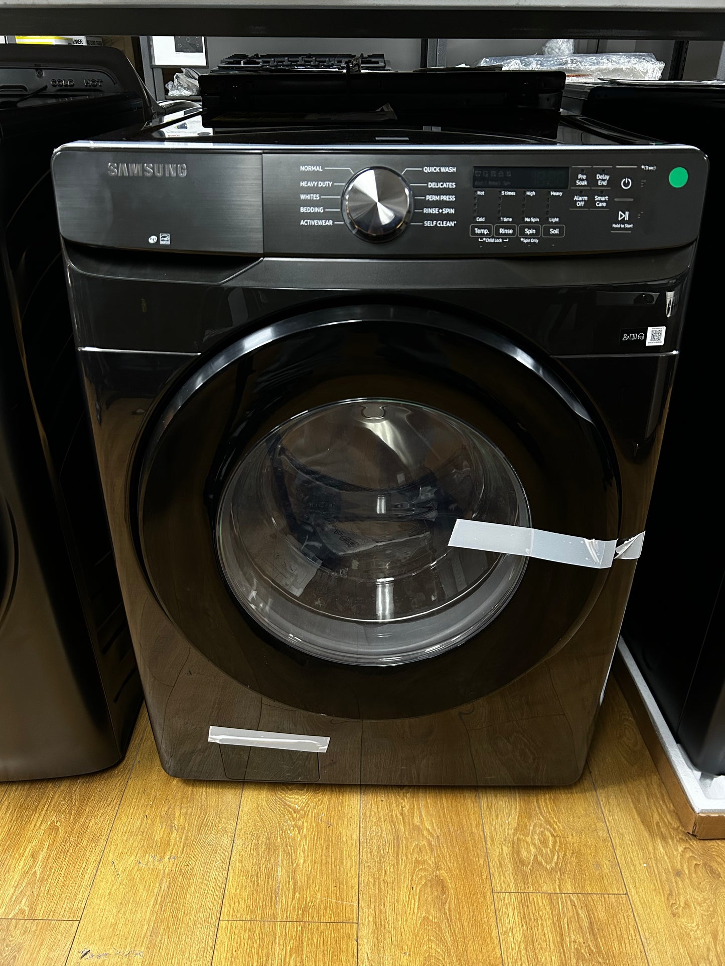 Samsung - WF45T6000AV - 27 Inch Front Load Washer with 4.5 Cu. Ft. Capacity, 10 Wash Cycles, VRT Plus™ Technology, Smart Care, Quick Wash, Self Clean, ADA Compliant, and ENERGY STAR® Certified: Brushed Black