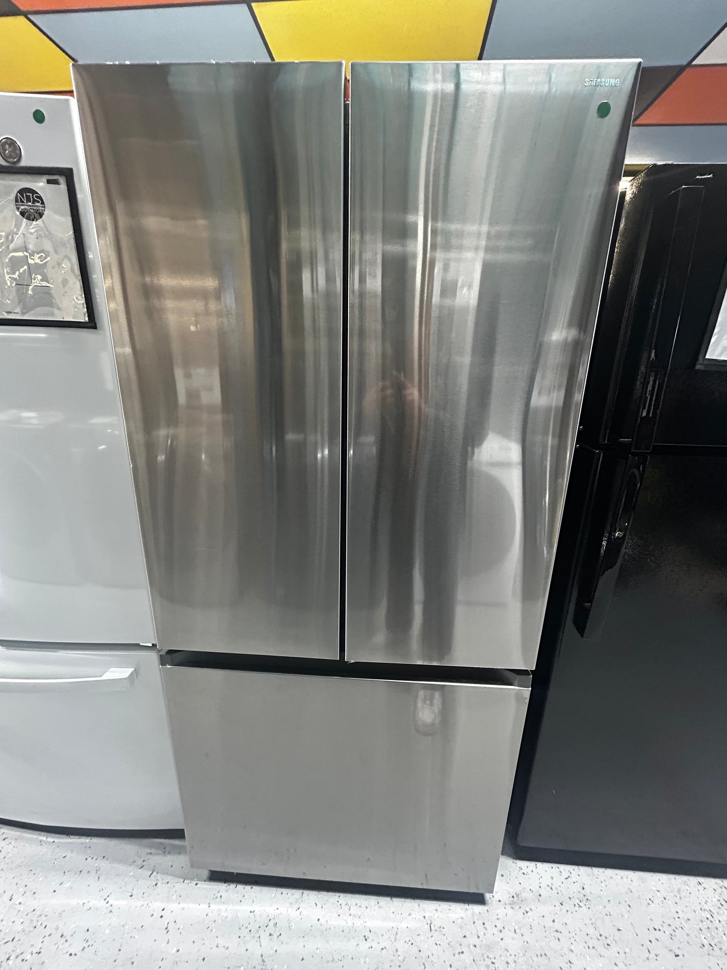 Samsung - RF25C5551SR - 25 cu. ft. 3-Door French Door Smart Refrigerator with Beverage Center - Stainless Steel