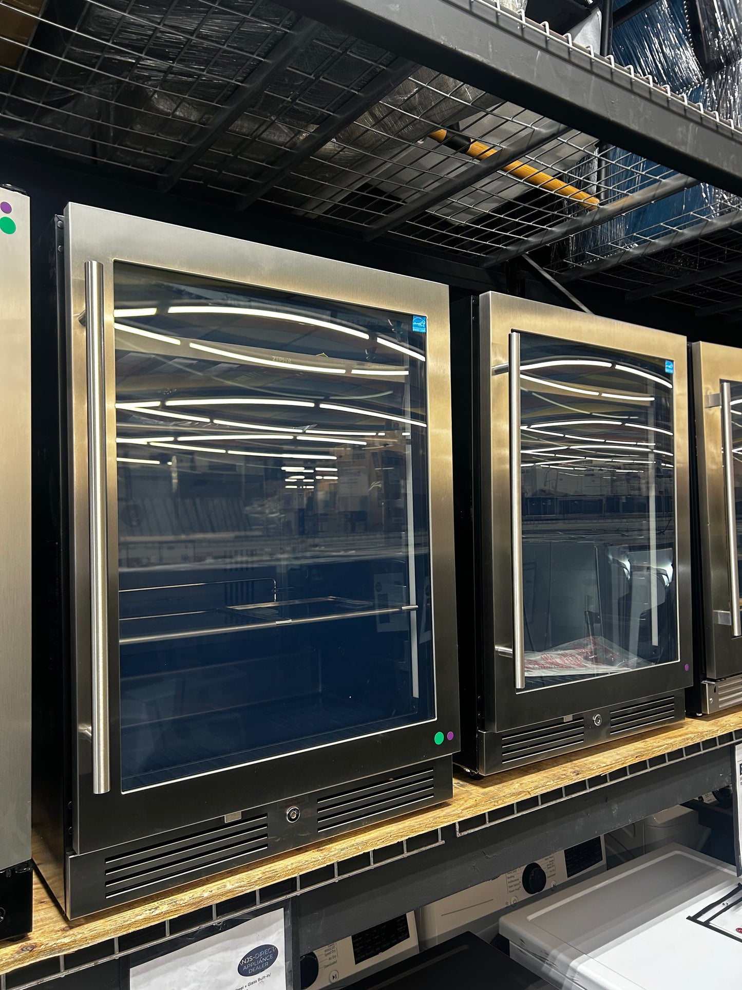 Zephyr PRESRV - PRB24C01CG - 24 Inch Freestanding/Built-In Undercounter Single Zone Beverage Center with 7 Bottle Capacity, PreciseTemp™, 1 Rack, 2 Shelves, ENERGY STAR® Certified, Sabbath Mode and Star-K Certified: Stainless Steel