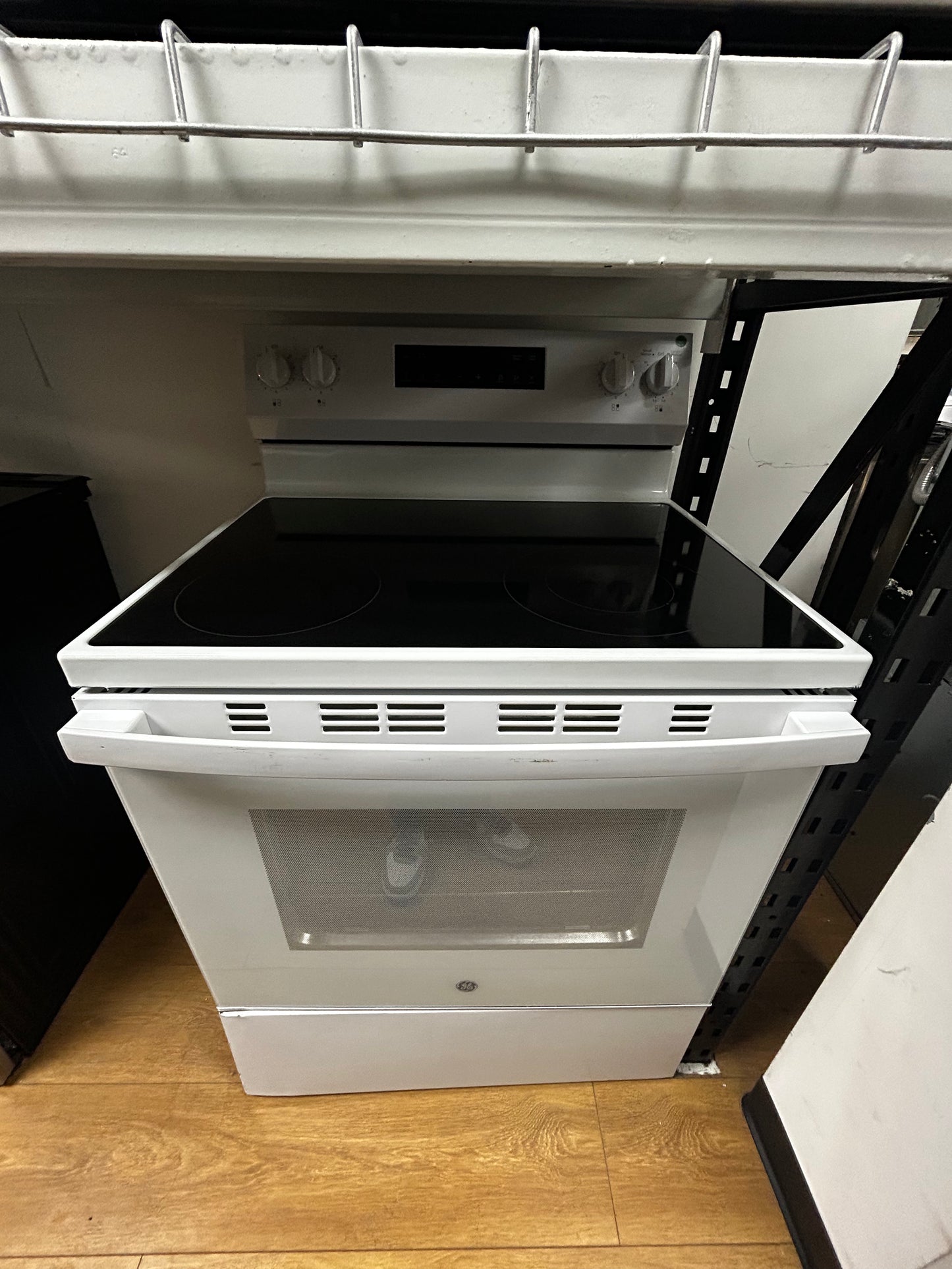 GE - GRF400SVWW - 400 Series 30 Inch Freestanding Electric Range with 4 Smoothtop Elements, 5.3 cu. ft. Oven Capacity, Power Boil™ Burner, Storage Drawer, Enhanced Shabbos Mode Built In, and Steam Clean: White