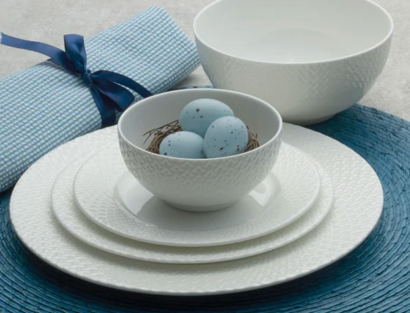 Mikasa Lattice 40-piece Bone China Dinnerware Set
