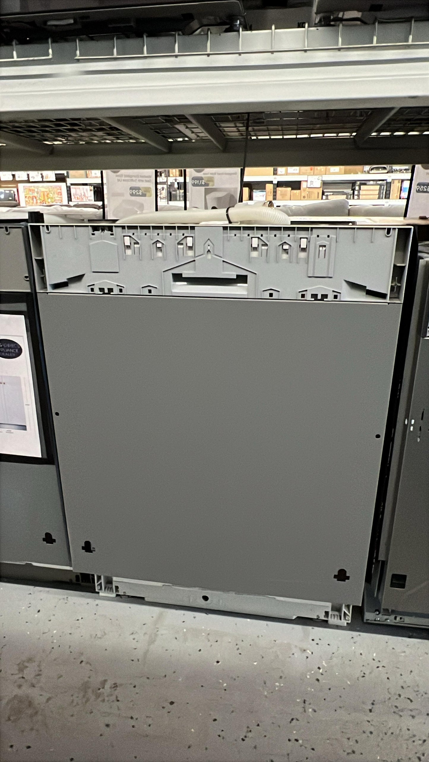 Thermador Emerald Series - DWHD440MPR - Fully Integrated Dishwasher with 4 Options, Blue Indicator Light, 15 Plate Settings, Sens-A-Wash, Extra Dry Option, Energy Star Qualified and Requires Custom Panel