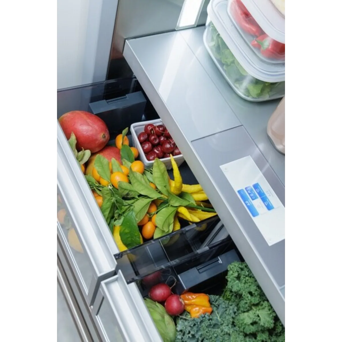 Thermador Freedom® Collection - T36BB110SS - 36 Inch Built-In Bottom Mount Smart Refrigerator with 19 cu. ft. Total Capacity, ThermaFlex™ Drawer, Internal Water Dispenser, and Ice Maker: Masterpiece Handle