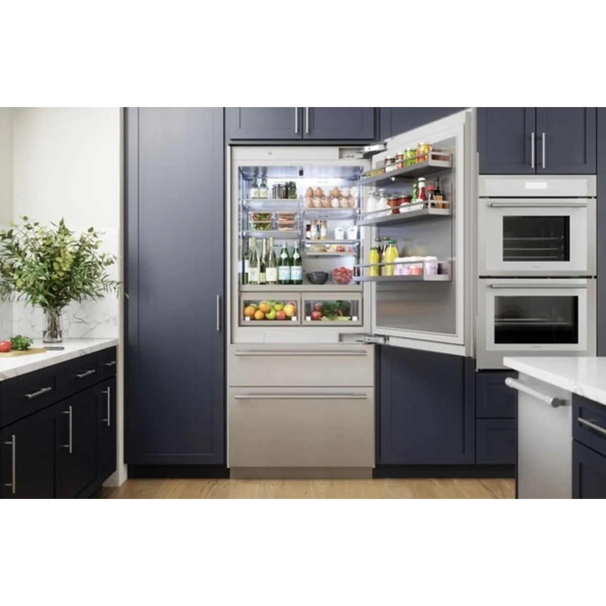 Thermador Freedom® Collection - T36BB110SS - 36 Inch Built-In Bottom Mount Smart Refrigerator with 19 cu. ft. Total Capacity, ThermaFlex™ Drawer, Internal Water Dispenser, and Ice Maker: Masterpiece Handle