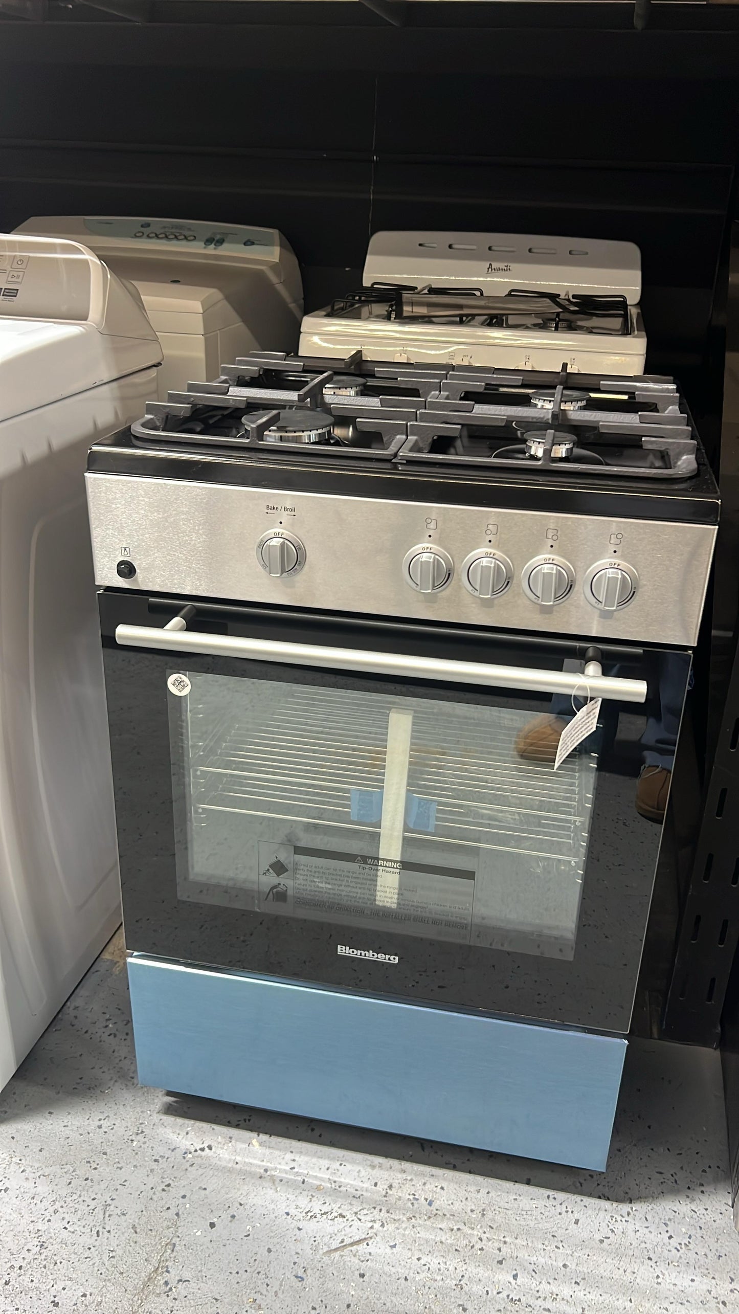 Blomberg - BGR24102SS - 24 Inch Freestanding Gas Range with 4 Sealed Burners, 2.5 cu. ft. Oven Capacity, Storage Drawer, Flame-failure Safety Device, Easy Clean, and 2 Chromed Wire Racks: Natural Gas