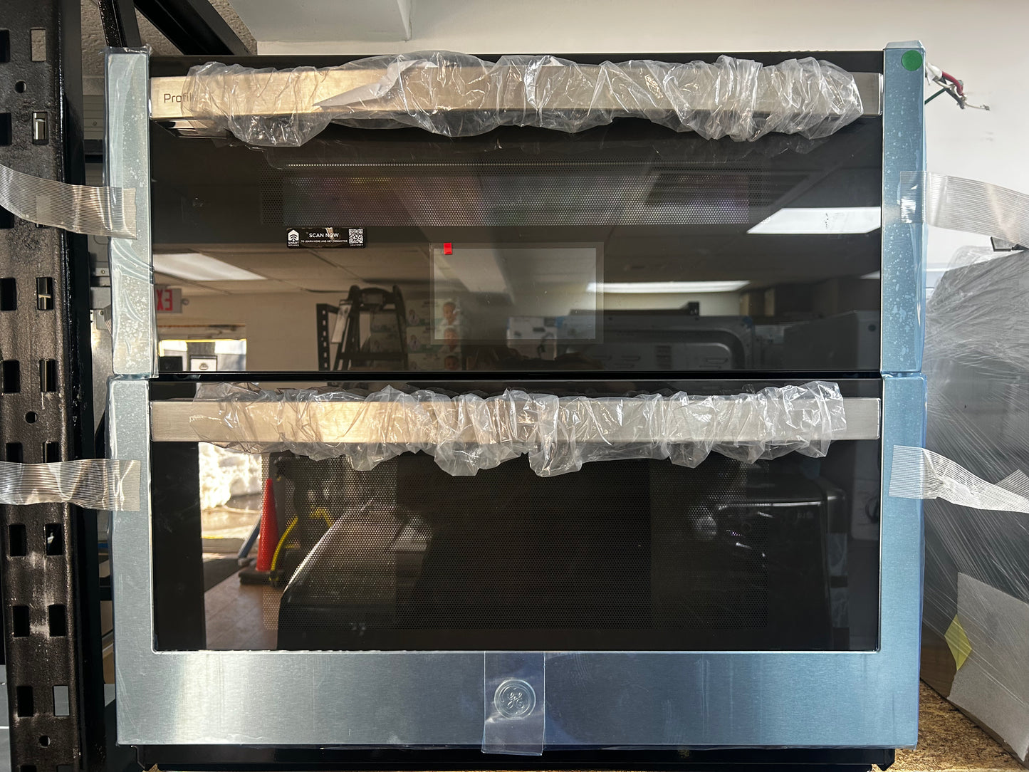 GE Profile - PTS9200SNSS - 30 Inch Double Smart Wall Oven with Twin Flex 5.0 Cu. Ft. Capacity, True European Convection with Precise Air, Self-Clean with Steam Clean Option, Smart Connectivity, Proof Mode, Temperature Probe, and Star-K Certified