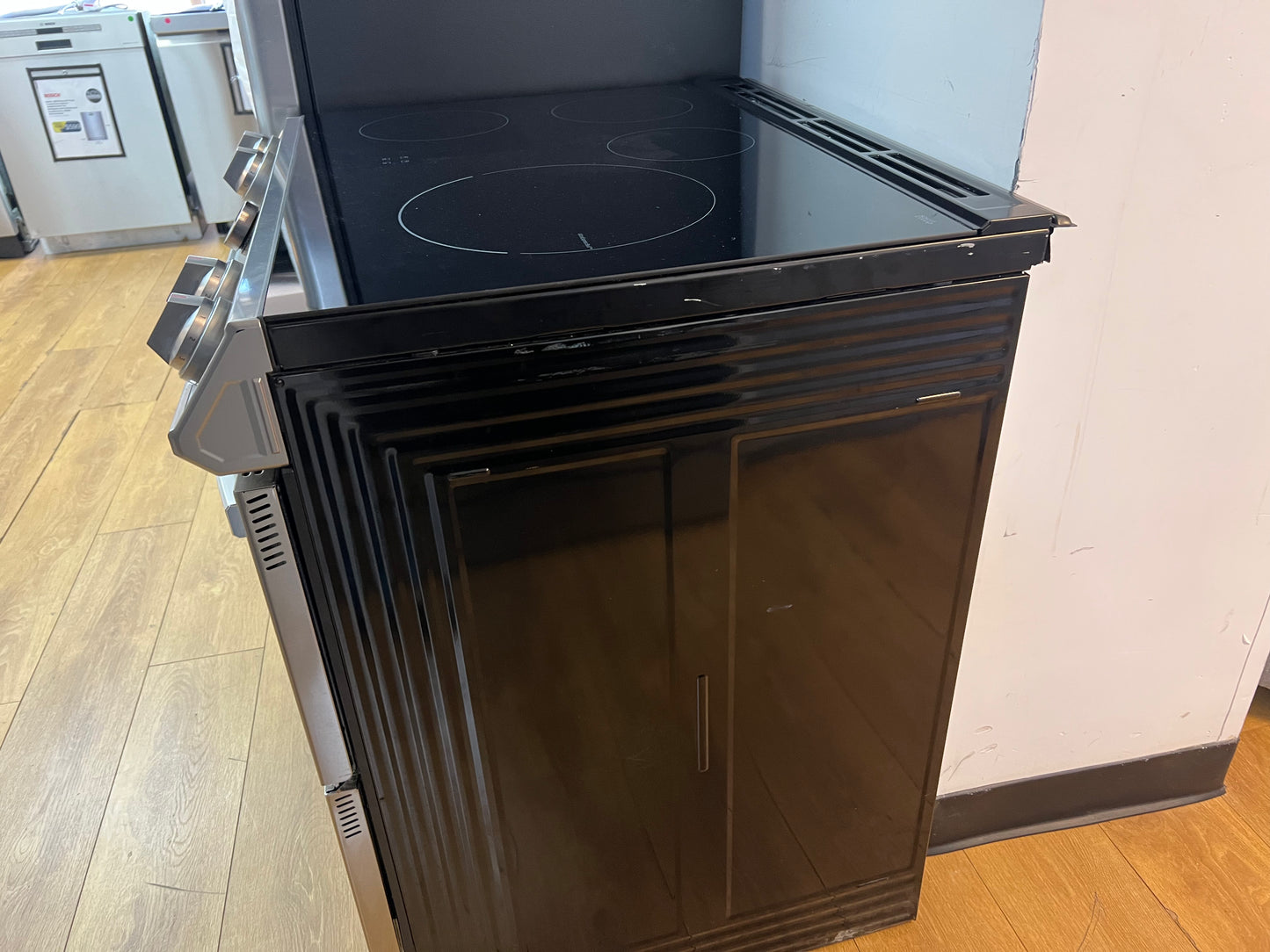 Samsung - NE63T8951SS - 6.3 cu. ft. Slide-In Induction Range with WiFi, Flex Duo, Smart Dial & Air Fry - Fingerprint Resistant Stainless Steel