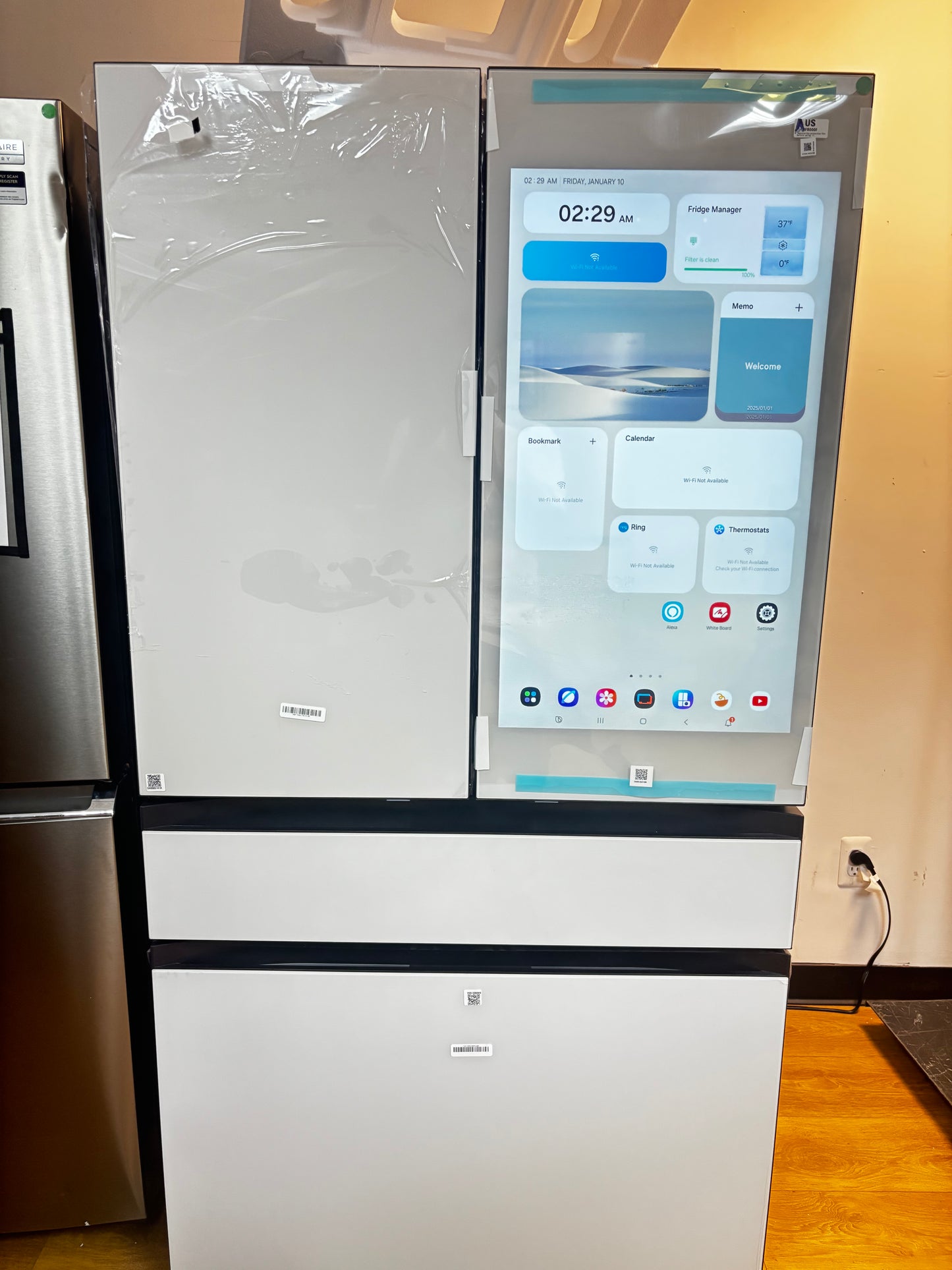 Samsung -RF90F29AEWAA-Bespoke 29 cu. ft. 4-Door French Door Refrigerator with AI Family Hub+ - White Glass
