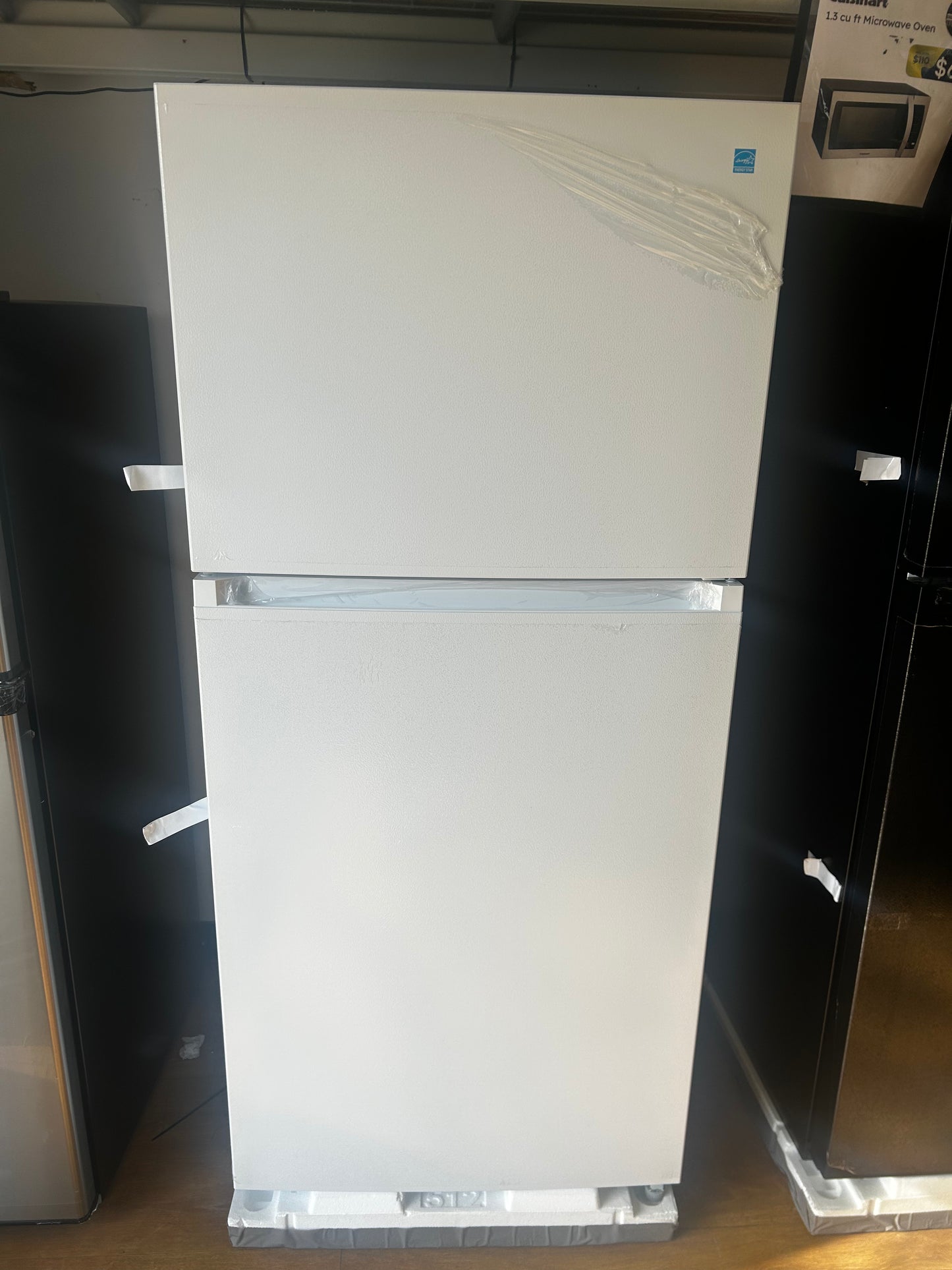 Element - ERT18CSEW - Electronics 18.1 cu. ft. Top Freezer Refrigerator - White, ENERGY STAR