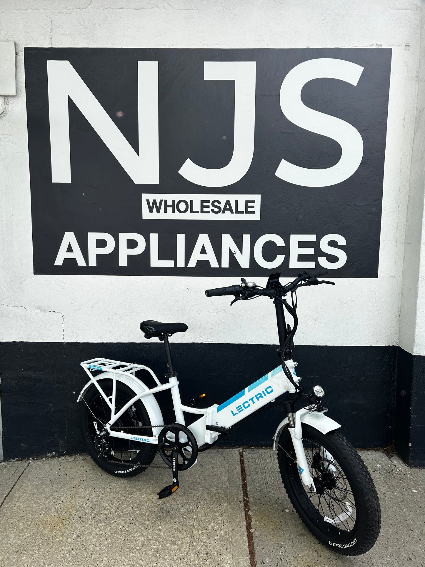 Lectric eBikes - XP3 Step-Thru Foldable Long-Range eBike: 65 miles Max Operating Range & 28 mph Max Speed - Unisize - White