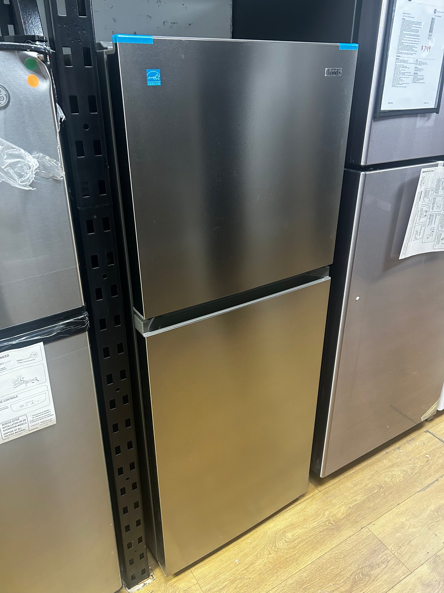 Danby Woods - WFF100SL - 10.0 cu. ft. Top Mount Frost-Free Fridge in Stainless Steel Look