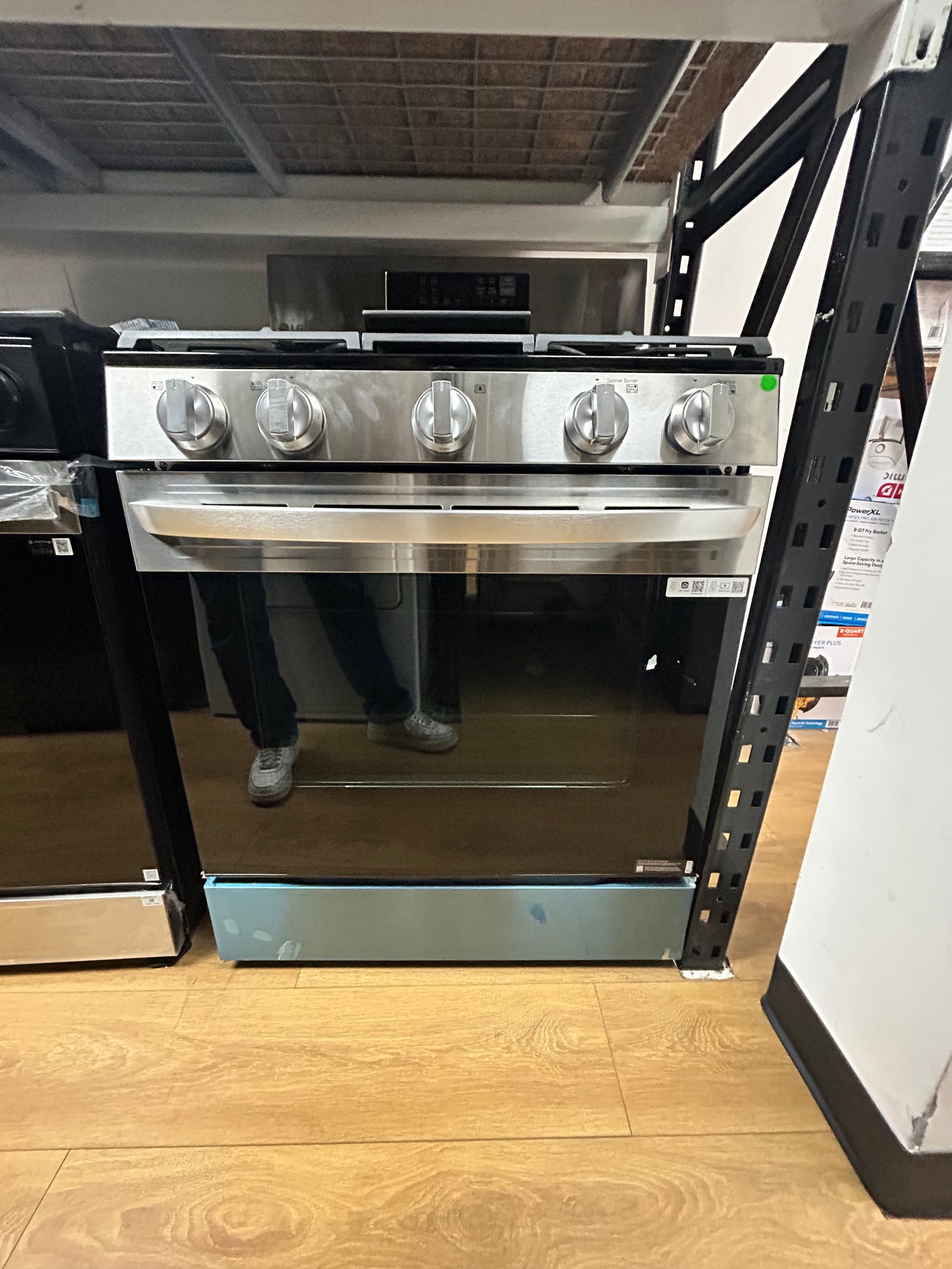 LG - LRGL5823S - 5.8 Cu. Ft. Freestanding Gas Range with EasyClean, WideView Window and AirFry