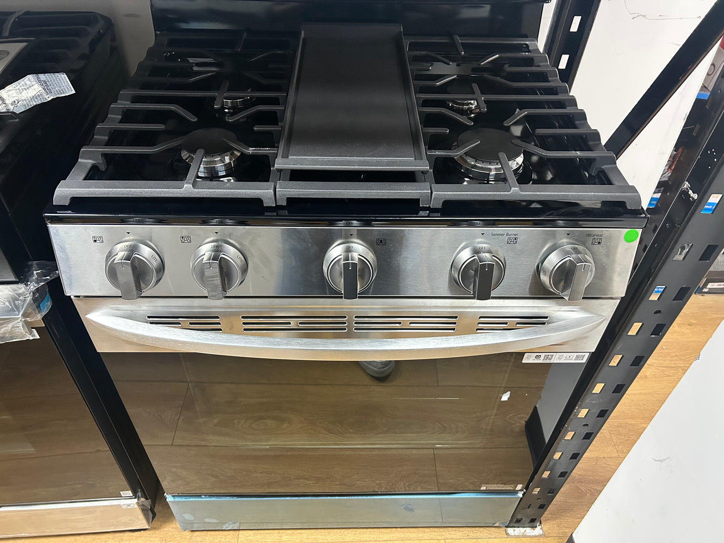 LG - LRGL5823S - 5.8 Cu. Ft. Freestanding Gas Range with EasyClean, WideView Window and AirFry