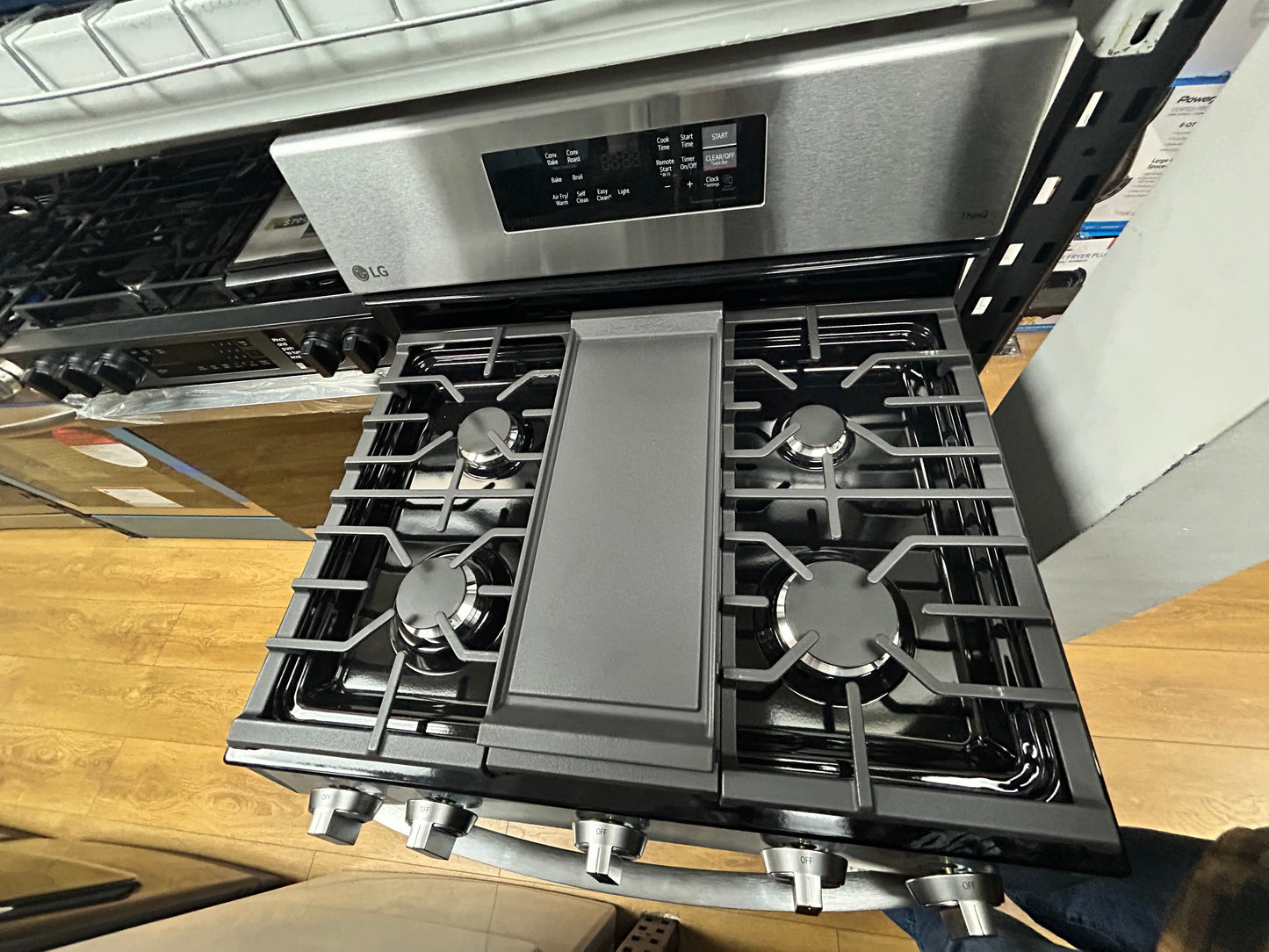 LG - LRGL5823S - 5.8 Cu. Ft. Freestanding Gas Range with EasyClean, WideView Window and AirFry