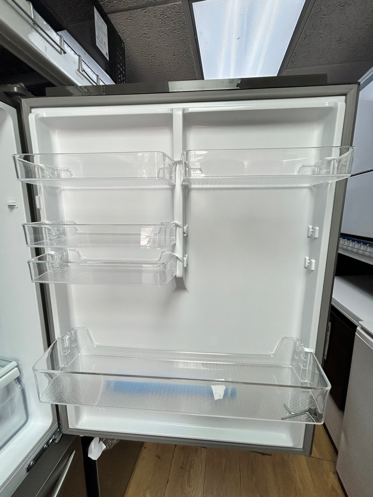 Mora - MRB172N6ASE - 17.2 cu. ft. Counter Depth Bottom Freezer Refrigerator
