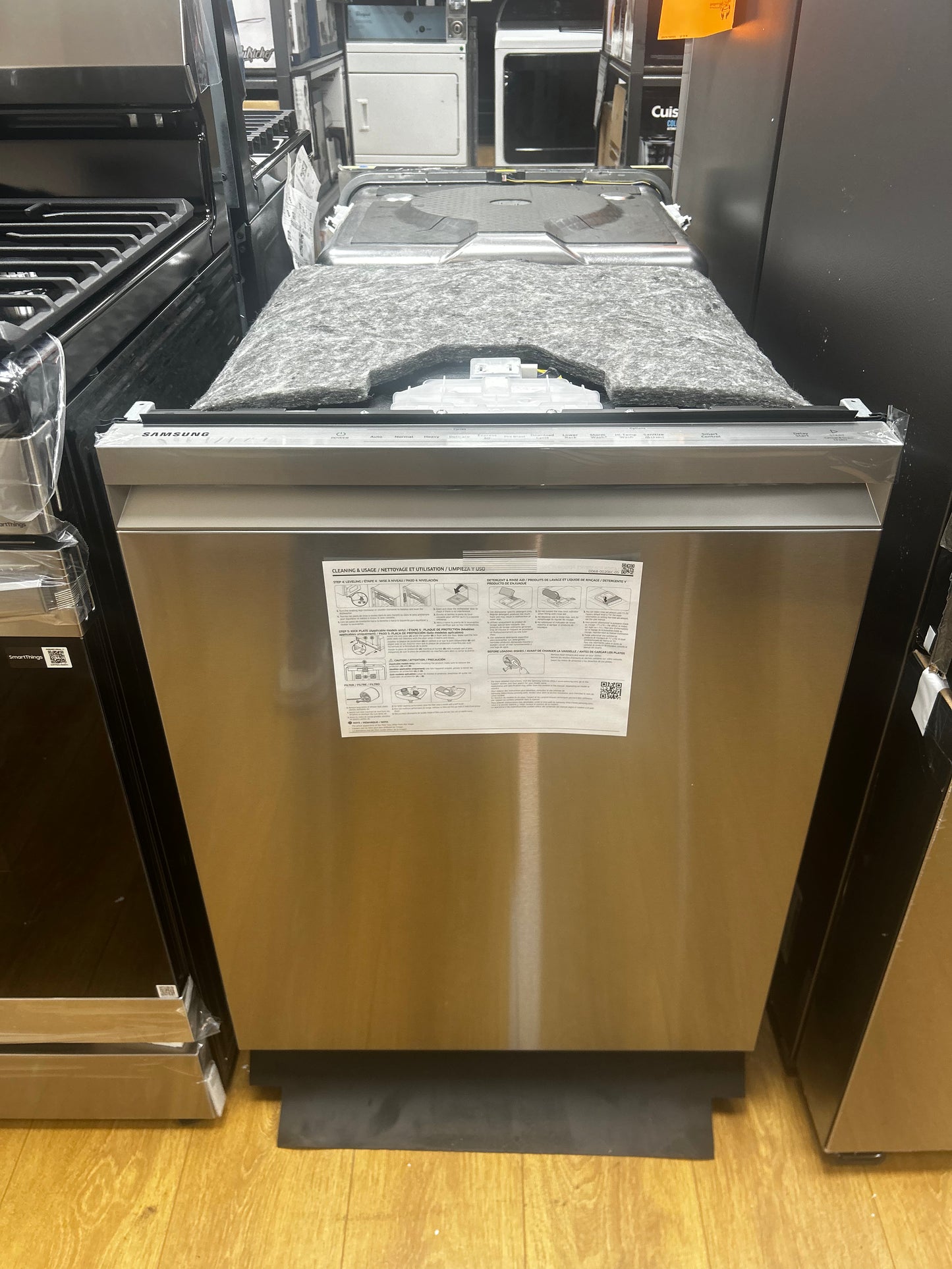 Samsung - DW80B7070US - 24 Inch Fully Integrated Smart Dishwasher with 15 Place Settings, StormWash+, Whisper Quiet 42dBA, Smart Dry, AutoRelease™ Door, FlexLoad™ Rack System, Wi-Fi Connectivity,