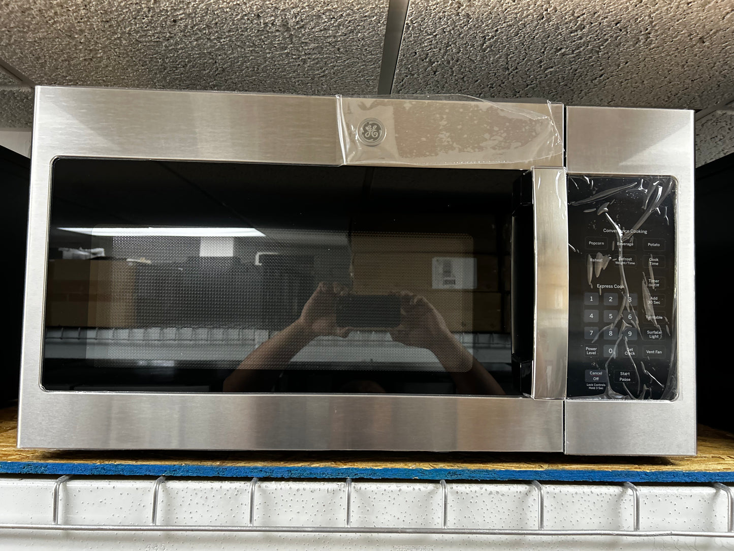 GE - JVM3160RFSS - 30 Inch Over-the-Range Microwave Oven with 1.6 cu. ft. Capacity, 300 CFM Exhaust Fan, 1,000 Cooking Watts, Auto and Time Defrost and Convenience Cooking Controls: Stainless Steel