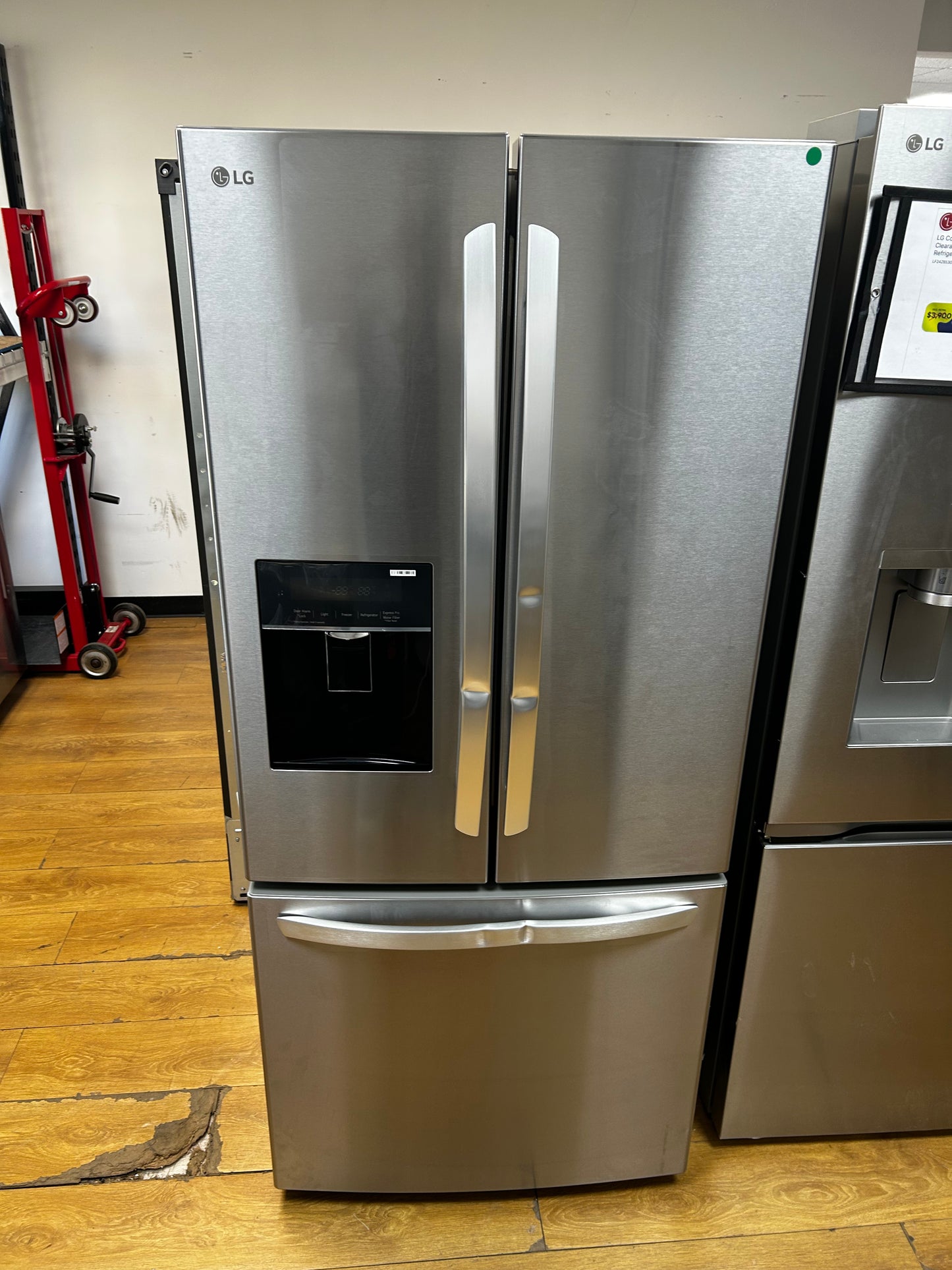 LG - LCFS22EXS - 30-inch, 3-door French door refrigerator 21.8 Cu. Ft. Capacity
