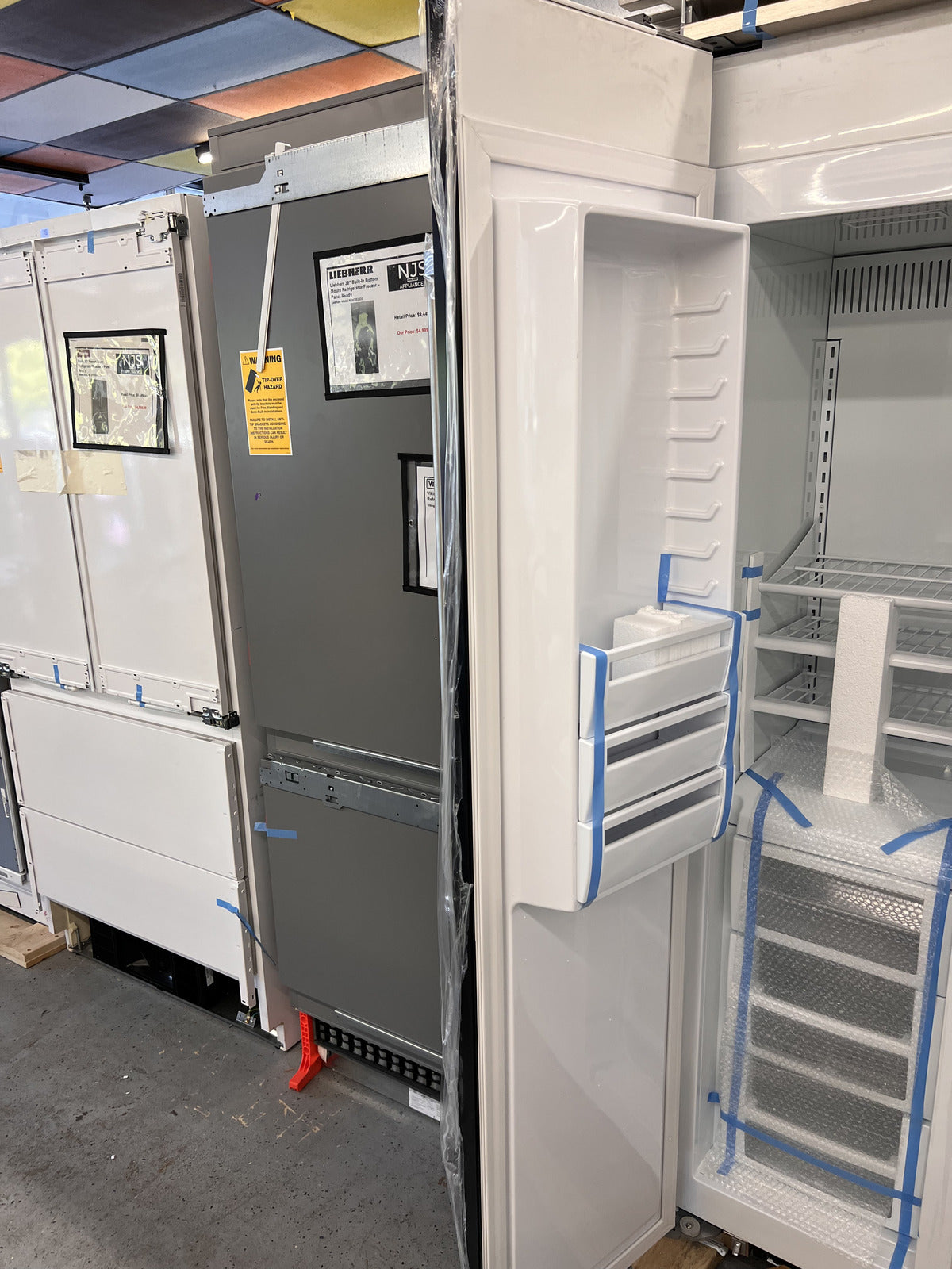 Viking VCSB5424CS 42" Built In Side-By-Side Refrigerator/Freezer - Cast Black