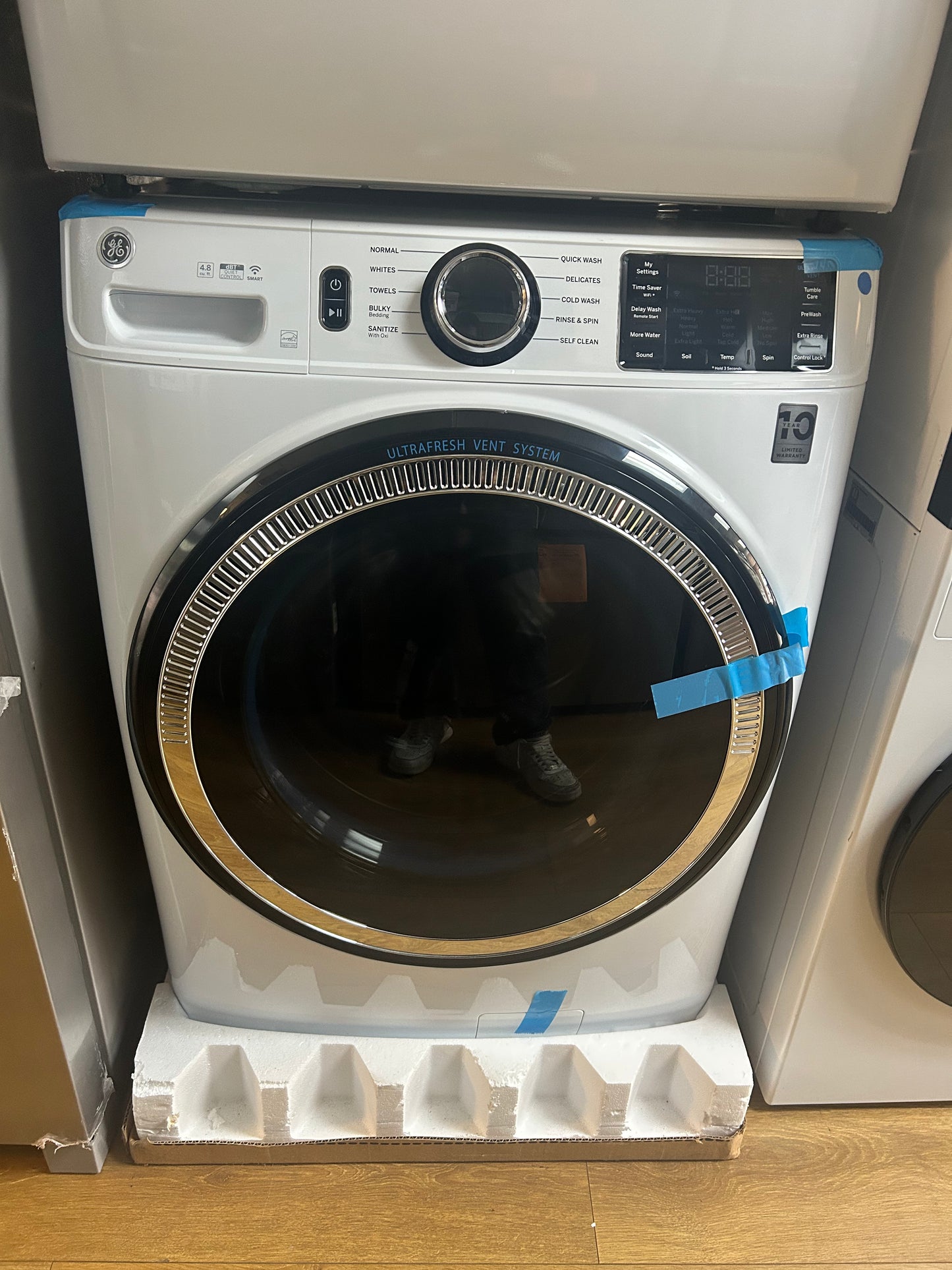 GE - GFW550SSNWW - 4.8 Cu. Ft. High-Efficiency Stackable Smart Front Load Washer w/ Odorblock Ultra Fresh Vent System & Microban Technology - White