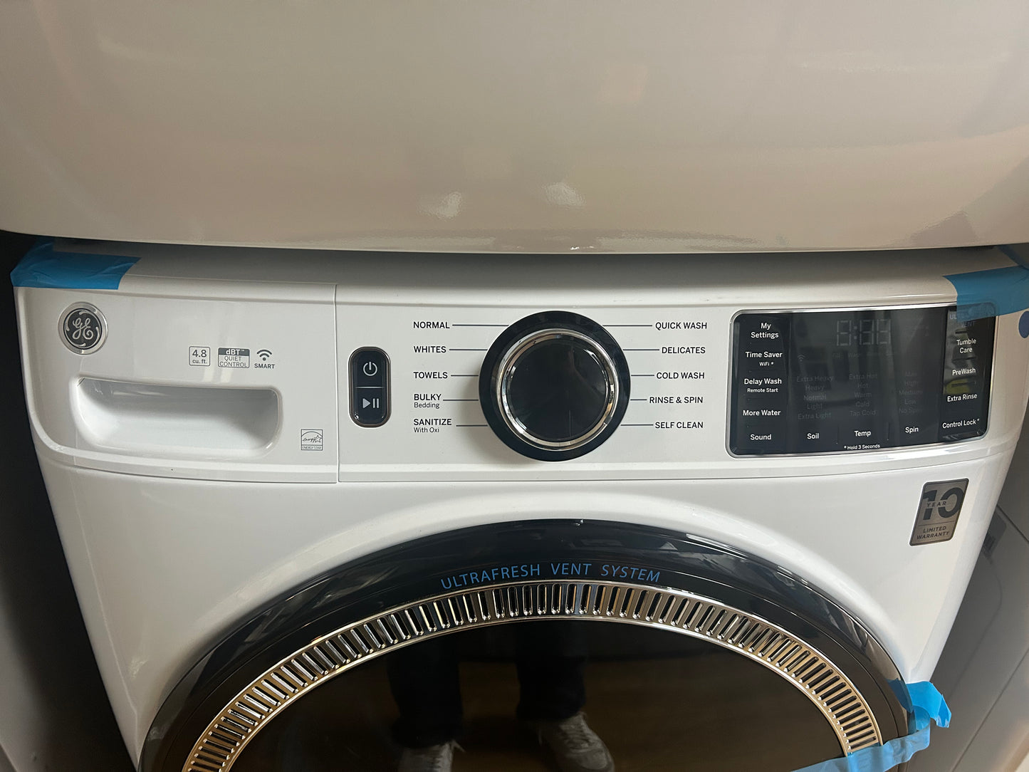 GE - GFW550SSNWW - 4.8 Cu. Ft. High-Efficiency Stackable Smart Front Load Washer w/ Odorblock Ultra Fresh Vent System & Microban Technology - White