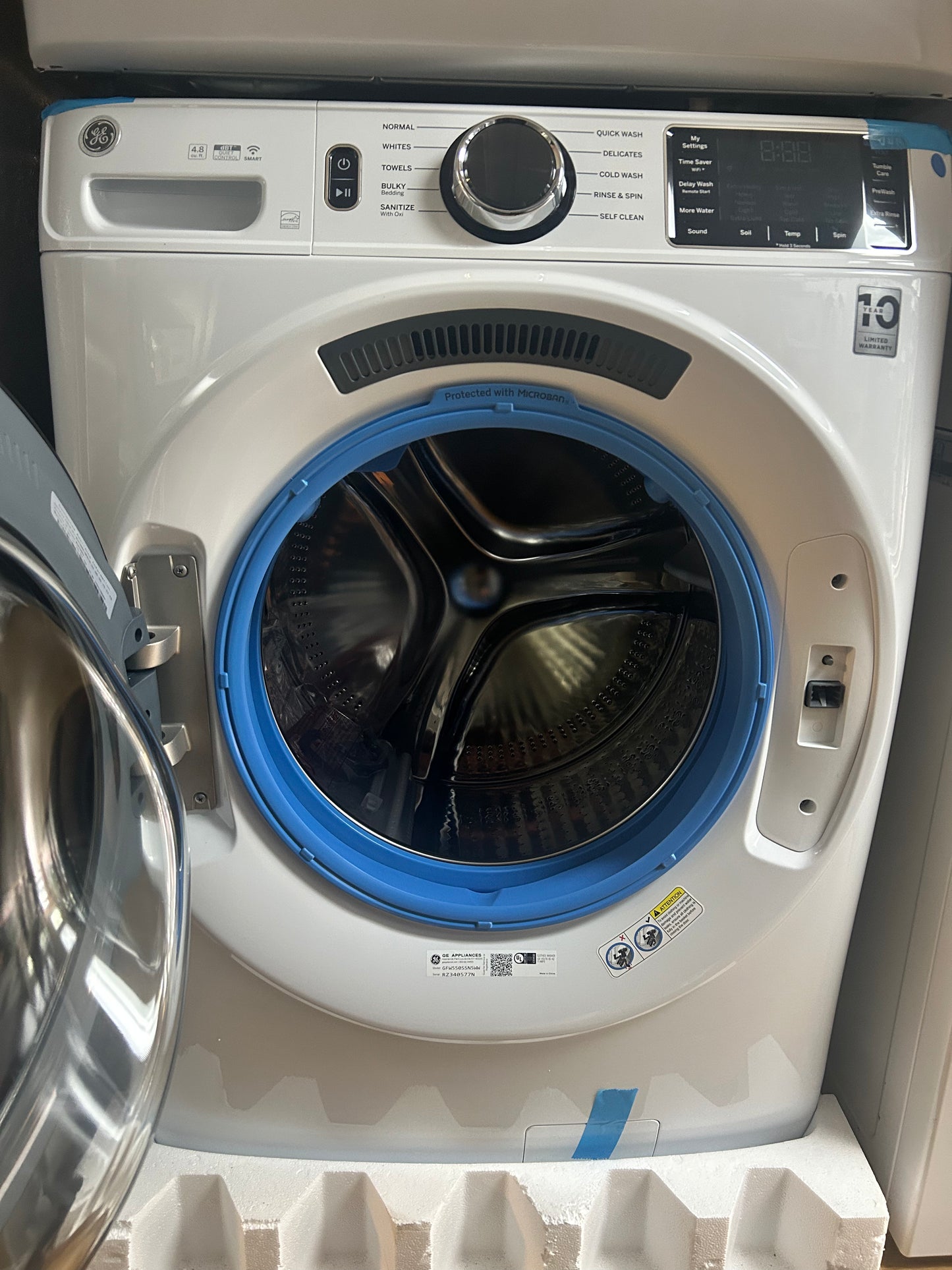 GE - GFW550SSNWW - 4.8 Cu. Ft. High-Efficiency Stackable Smart Front Load Washer w/ Odorblock Ultra Fresh Vent System & Microban Technology - White