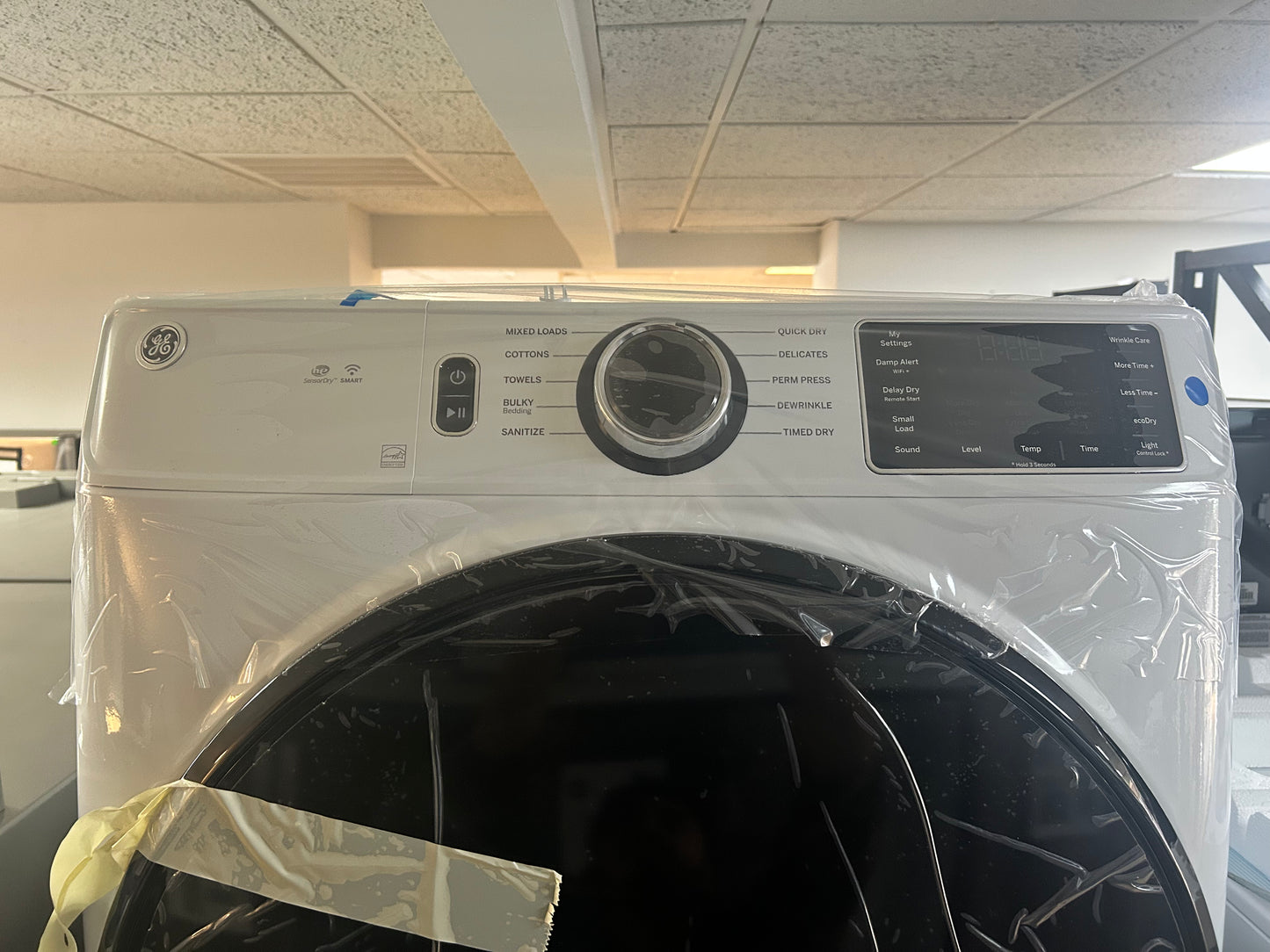 GE - GFD55GSSNWW - 7.8 Cu. Ft. Stackable Smart Gas Dryer with Steam - White
