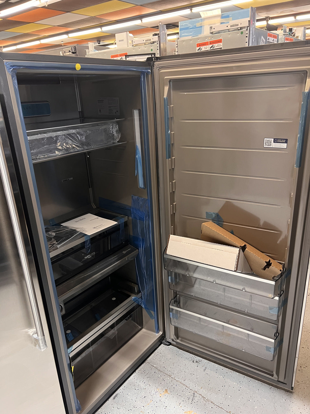 Electrolux EI33AR80WS / EI33AF80WS 66" Refrigerator / Freezer Collumns - SS