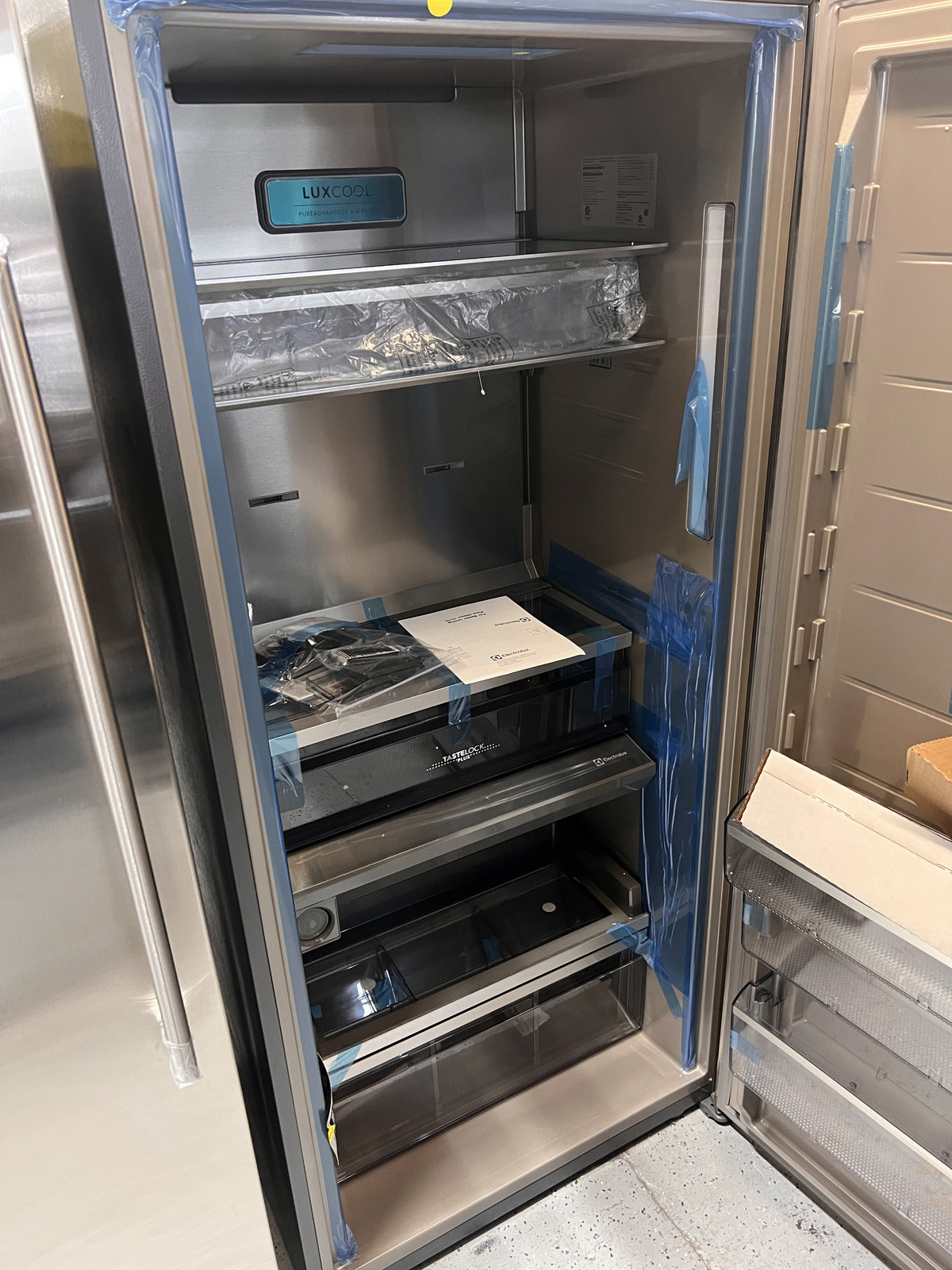 Electrolux EI33AR80WS / EI33AF80WS 66" Refrigerator / Freezer Collumns - SS
