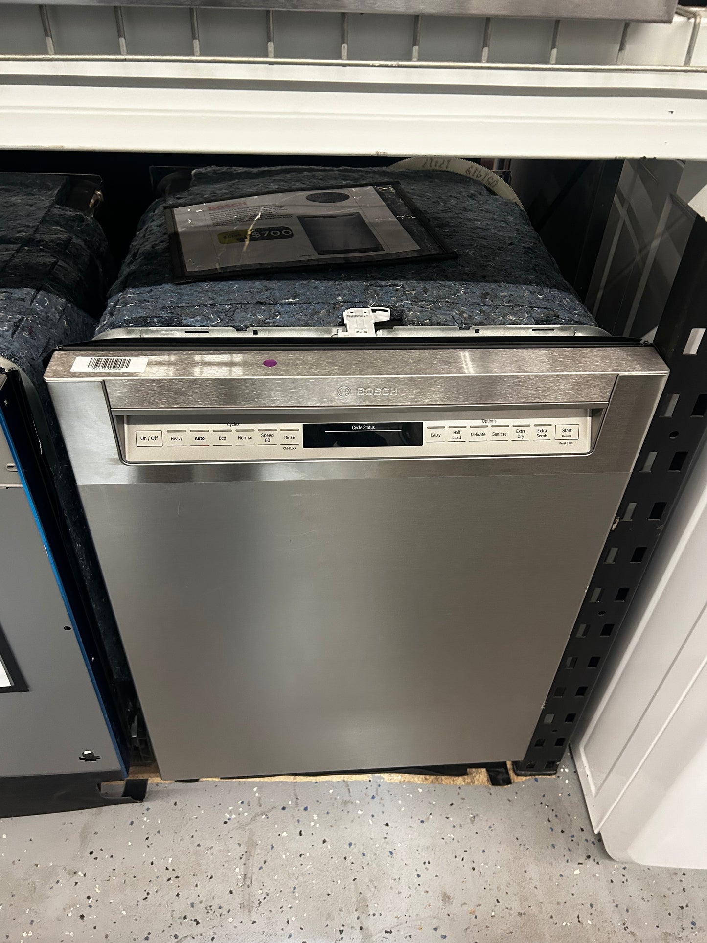 Bosch - SHE878WD5N - 800 DLX Series  SHE878WD5N 24 Inch Full Console Built-In Dishwasher with 16 Place Setting Capacity, 6 Wash Cycles, Silence Rating of 42 dBA