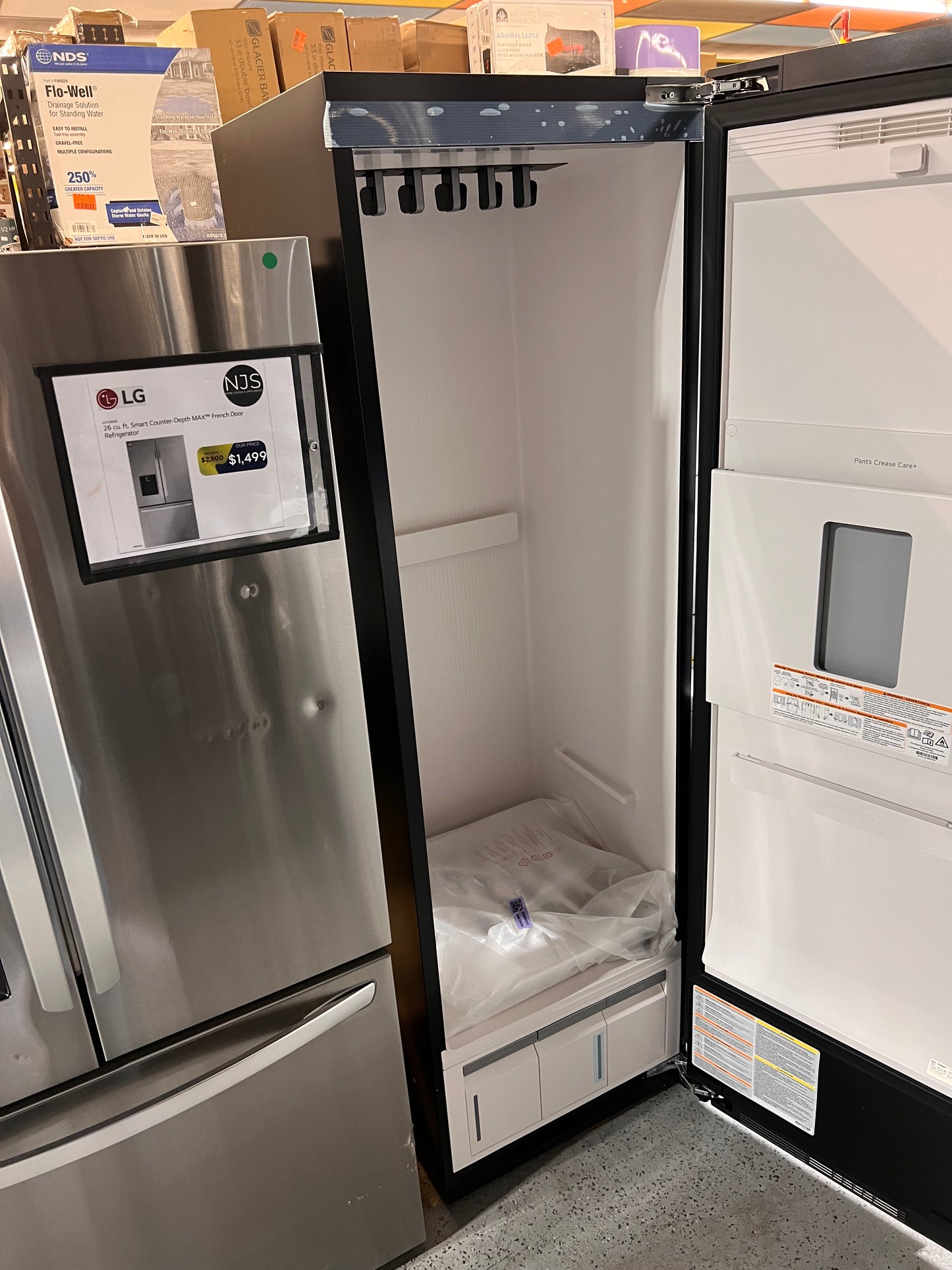 LG SC5GMR80H 23" Styler Smart Steam Closet with Dual TrueSteam Technology, Dynamic MovingHanger and Built-In HandySteamer, Black