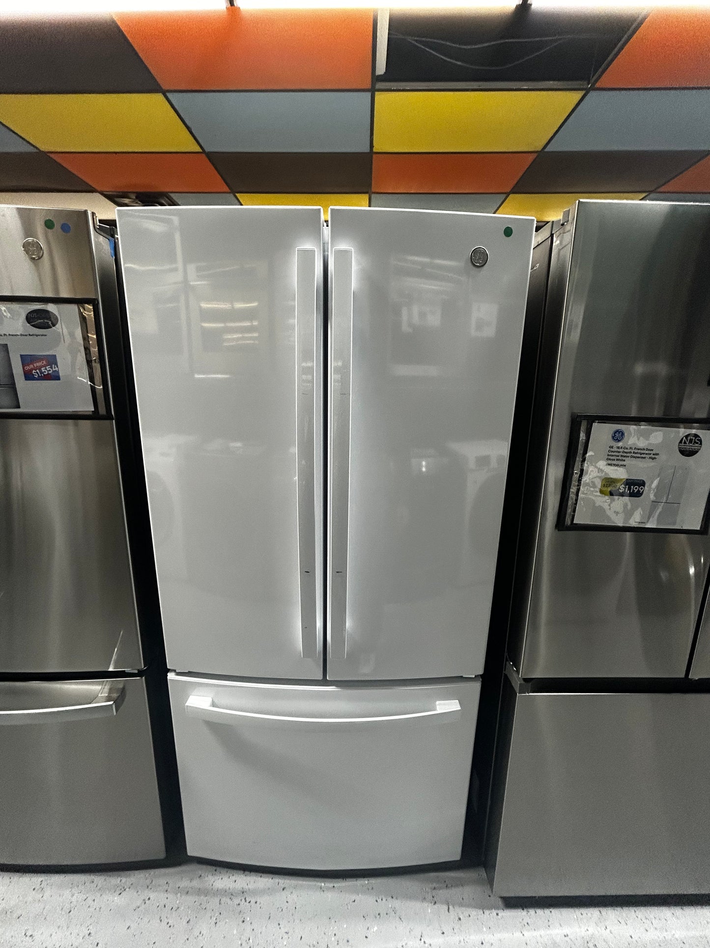 GE - GWE19JGLWW - 33 Inch Counter Depth French Door Refrigerator with 18.6 cu. ft. Capacity, Spill-Proof Shelves, Humidity-Controlled Drawers, Quick Space Shelf, Shabbos Mode, Icemaker, Internal Water Dispenser, Advanced Water Filtration