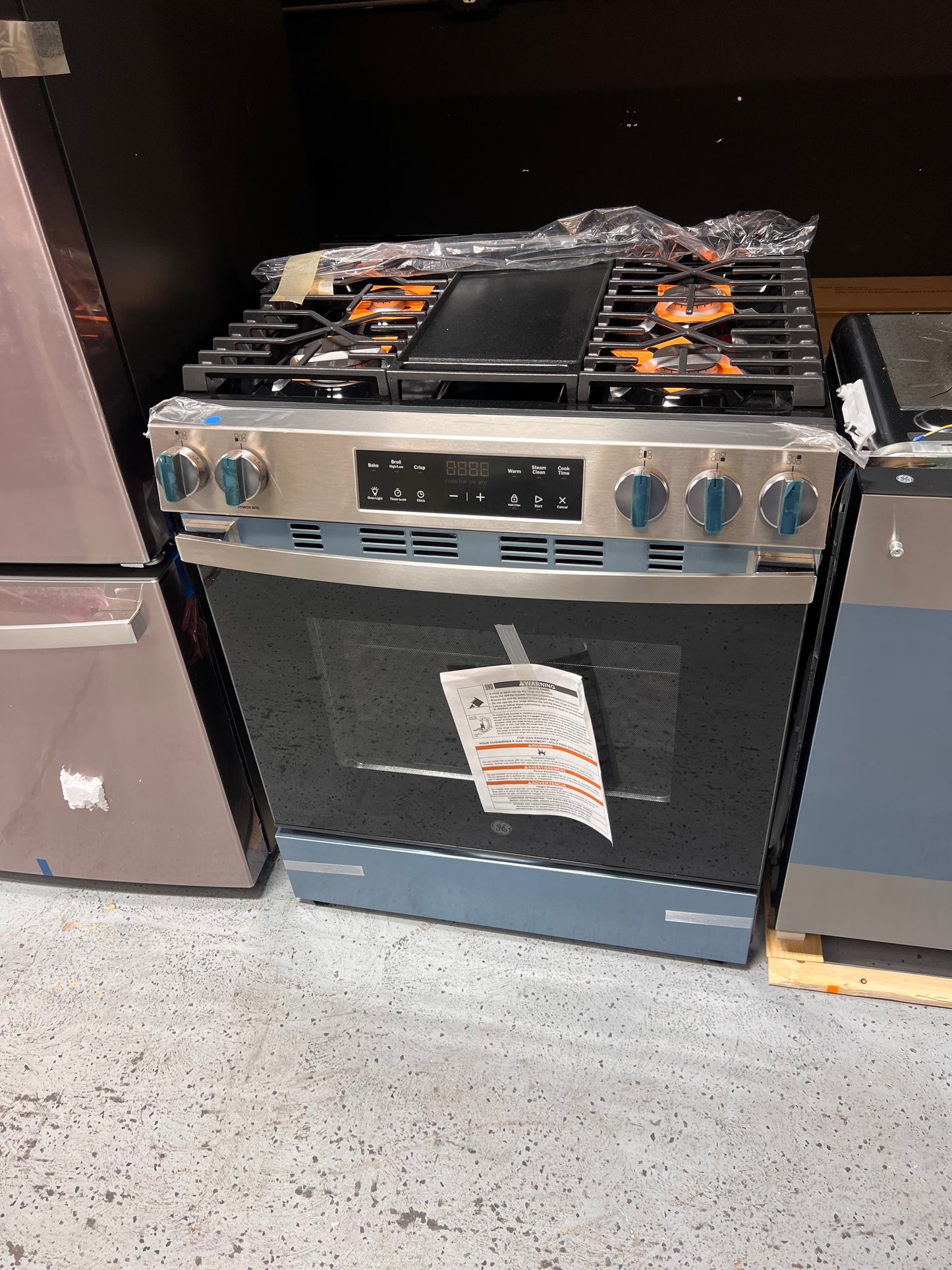 GE GGS500SVSS 30" 5.3 cu.ft. Slide-In Front Control Gas Range with Crisp Mode, Stainless Steel