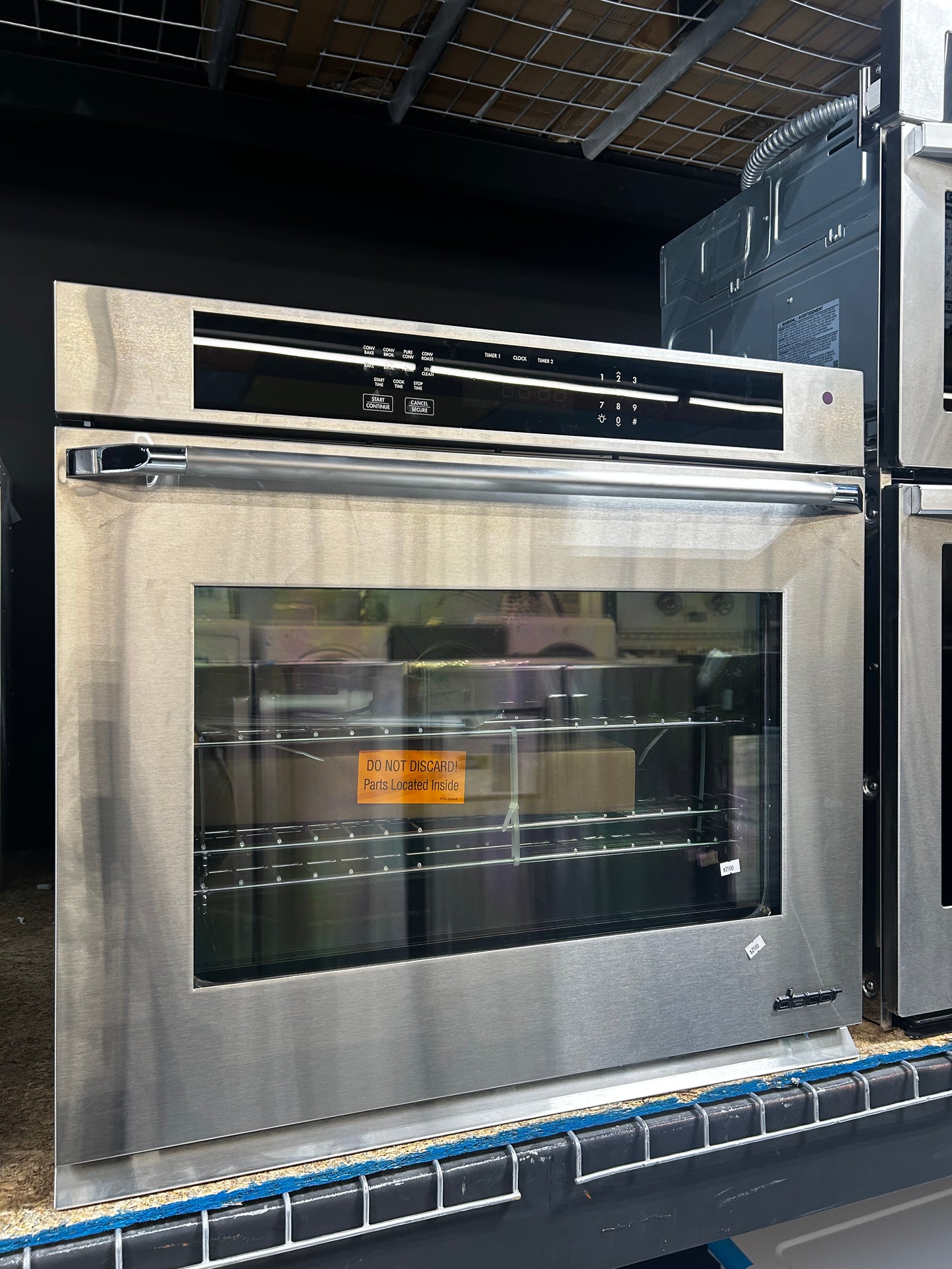 Dacor Renaissance - RNWO130PW - 30 Inch Single Electric Wall Oven with ThinLine™ Door Design, Pure Convection™ System, Softshut™ Hinges, Greenclean™ Steam Clean, Rapidheat™ Broil Element, Sabbath Mode and 4.8 cu. ft. Capacity