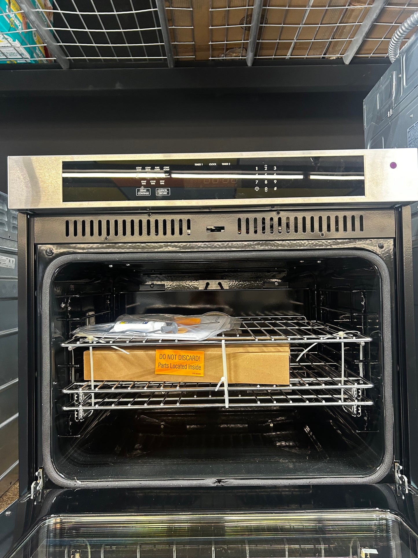 Dacor Renaissance - RNWO130PW - 30 Inch Single Electric Wall Oven with ThinLine™ Door Design, Pure Convection™ System, Softshut™ Hinges, Greenclean™ Steam Clean, Rapidheat™ Broil Element, Sabbath Mode and 4.8 cu. ft. Capacity