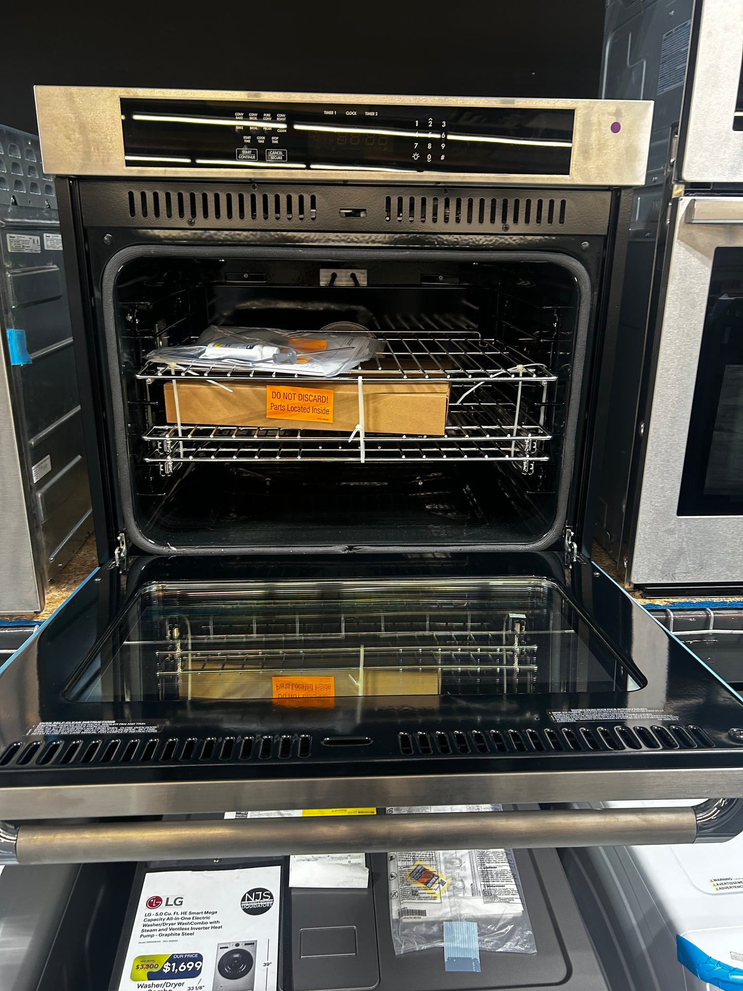 Dacor Renaissance - RNWO130PW - 30 Inch Single Electric Wall Oven with ThinLine™ Door Design, Pure Convection™ System, Softshut™ Hinges, Greenclean™ Steam Clean, Rapidheat™ Broil Element, Sabbath Mode and 4.8 cu. ft. Capacity