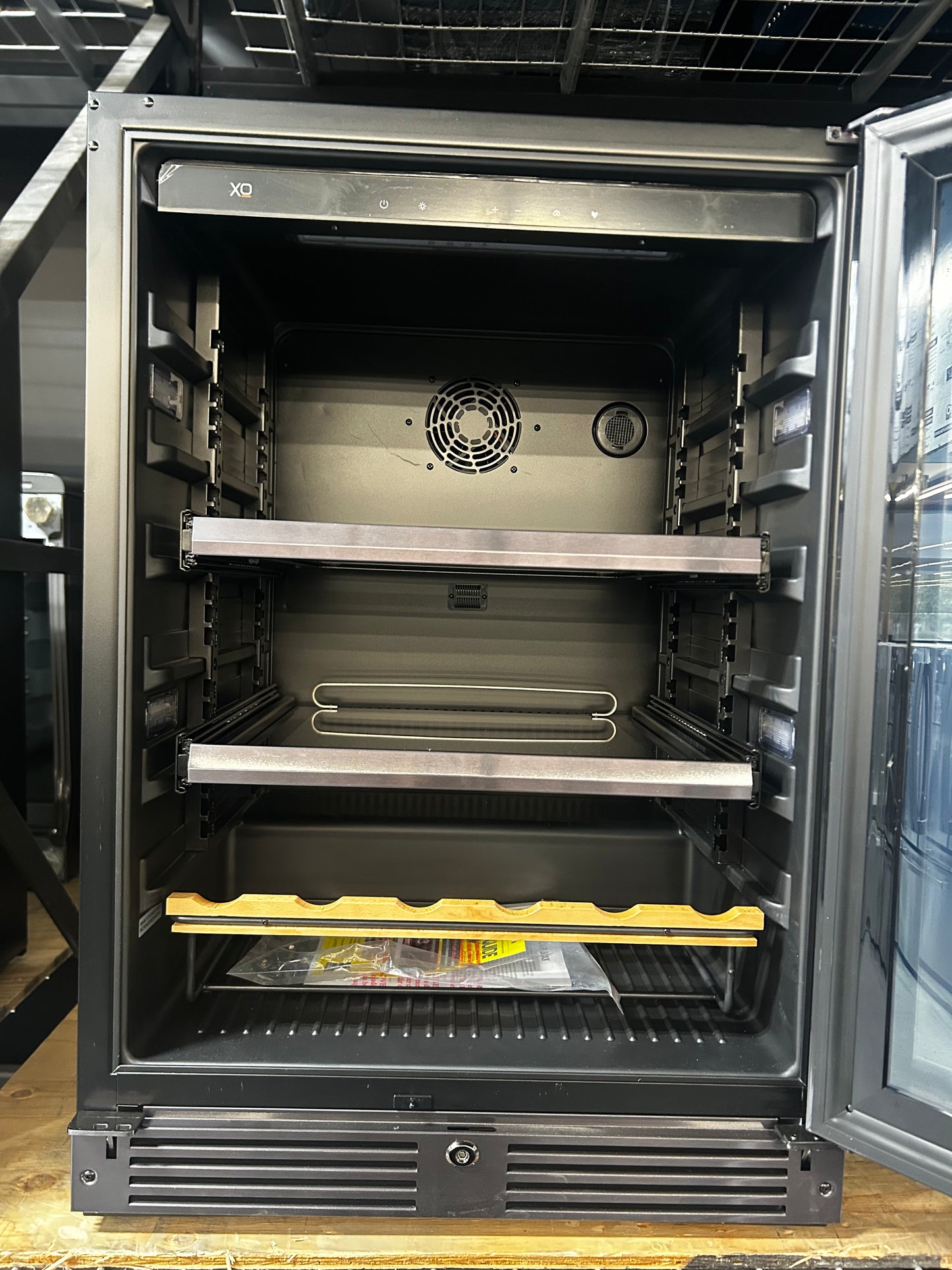 XO - XOU24BCGSR - 24 Inch Beverage Center with Glass Shelves, Tri-Color LED Interior Lighting, Secure Door Lock, Digital Temperature Controls, Sabbath Mode, Wine Cradle Included and Handle Options Included: Right Hinge, Glass Door