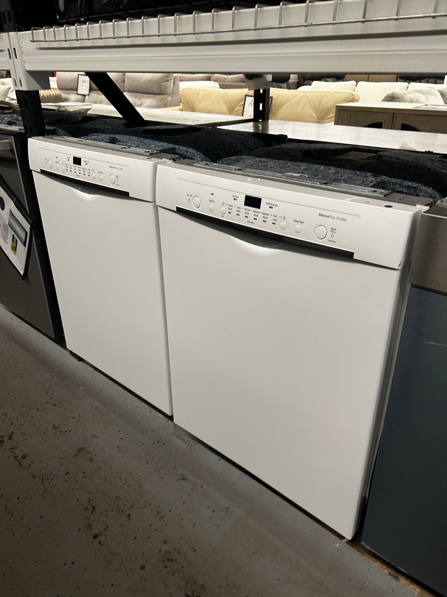 Bosch -SHE3AR72UC - 100 Series 24 Inch Full Console Built-In Dishwasher with 14 Place Settings, 6 Wash Cycles, 50 dBA