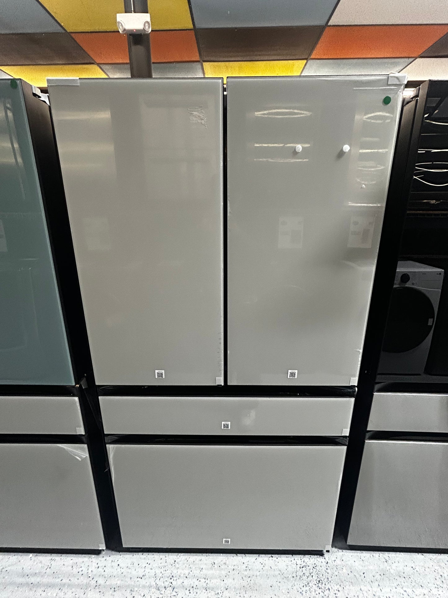 Samsung BESPOKE - RF29BB860012 - 36 Inch Smart 4-Door French Door Refrigerator with 29 cu. ft. Total Capacity, Beverage Center, FlexZone™ Drawer, Dual Auto Ice Maker, Twin Cooling Plus, Wi-Fi Enabled, ADA Compliant, and ENERGY STAR® Certified: White Glass