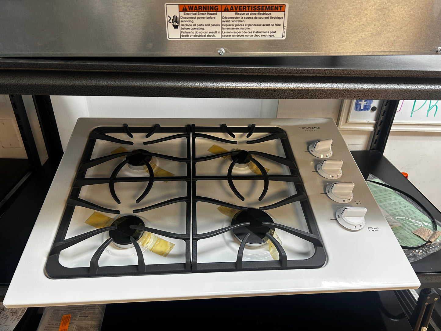 Frigidaire Gallery Series - FGGC3045KW - 30 Inch Gas Cooktop with 4 Sealed Burners, Cast Iron Continuous Grates, Express-Select Controls and LP Conversion Kit Included: White