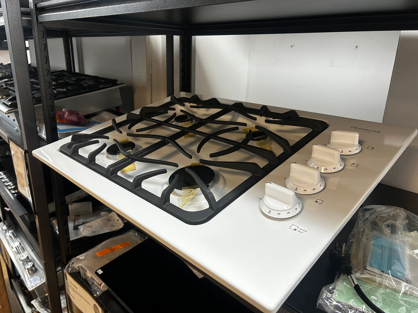 Frigidaire Gallery Series - FGGC3045KW - 30 Inch Gas Cooktop with 4 Sealed Burners, Cast Iron Continuous Grates, Express-Select Controls and LP Conversion Kit Included: White