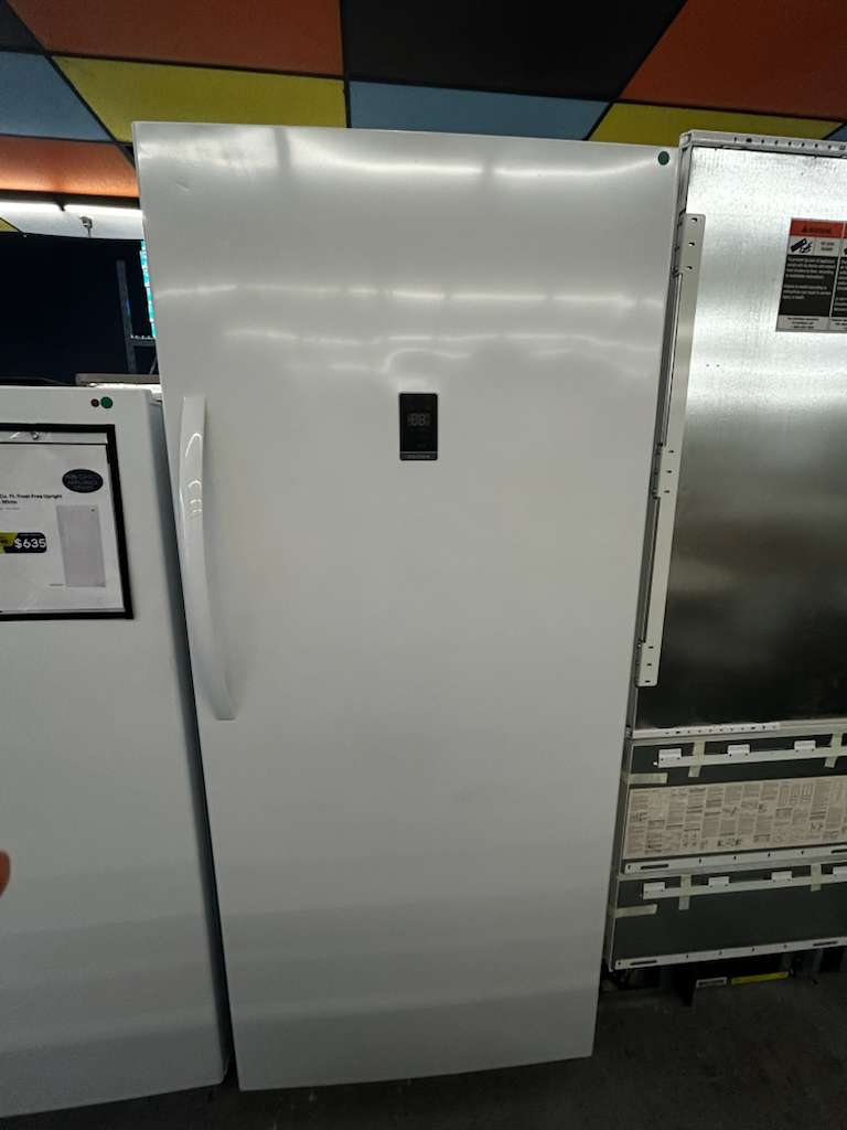 Insignia-NS-UZ21WH0 - 21 Cu. Ft. Garage Ready Convertible Upright Freezer