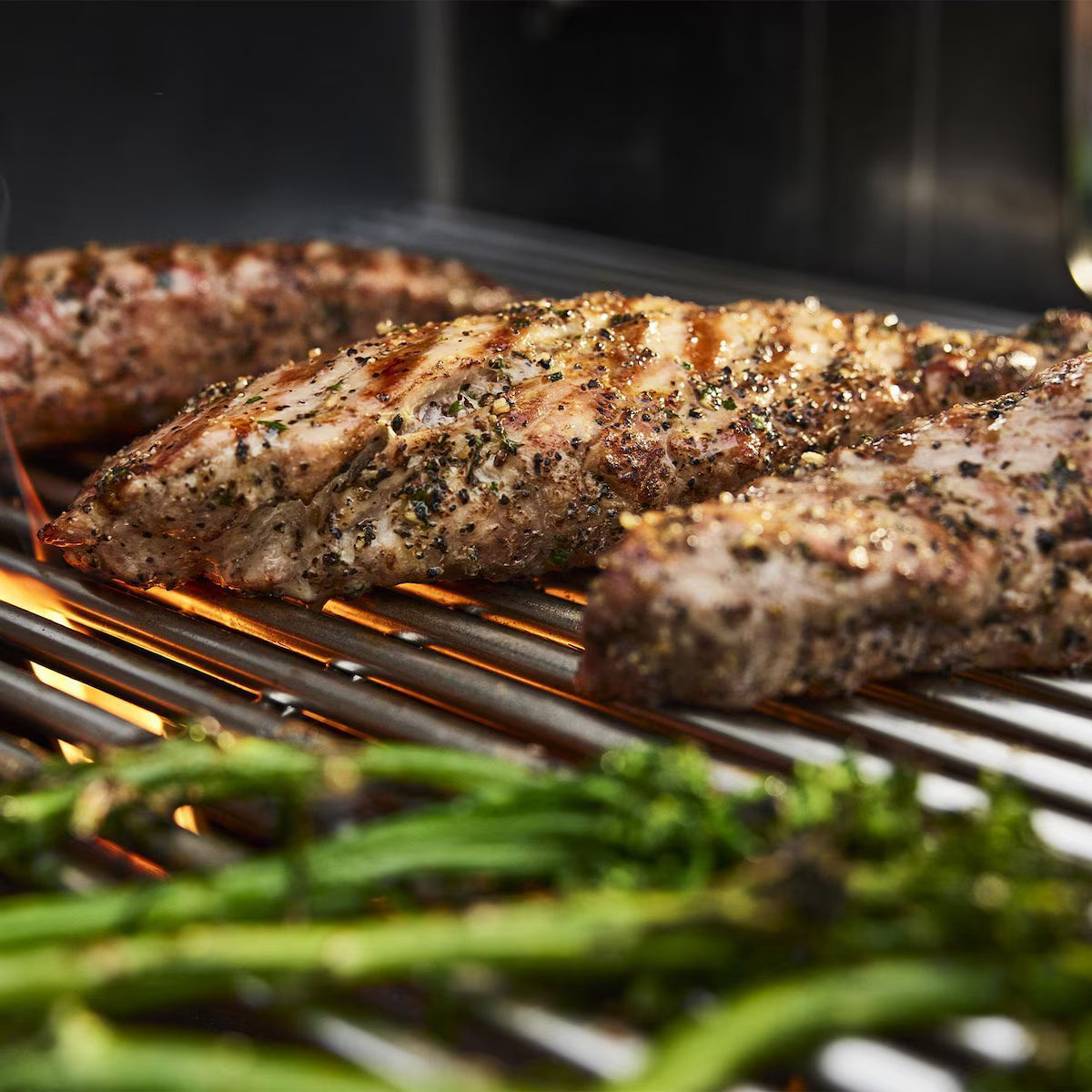Weber Genesis - 1500592 - Genesis SP-E-335 Special Edition Propane Gas Grill with Stainless Steel Cooking Grates, PureBlu Burners, Flavorizer Vapors and Extra Large Sear Zone